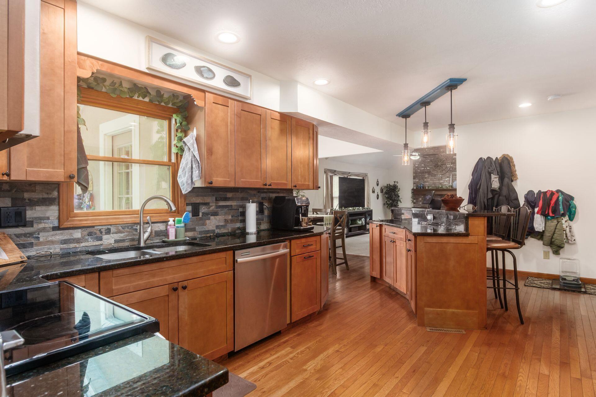 12980 Oakmere Drive Property Photo 8