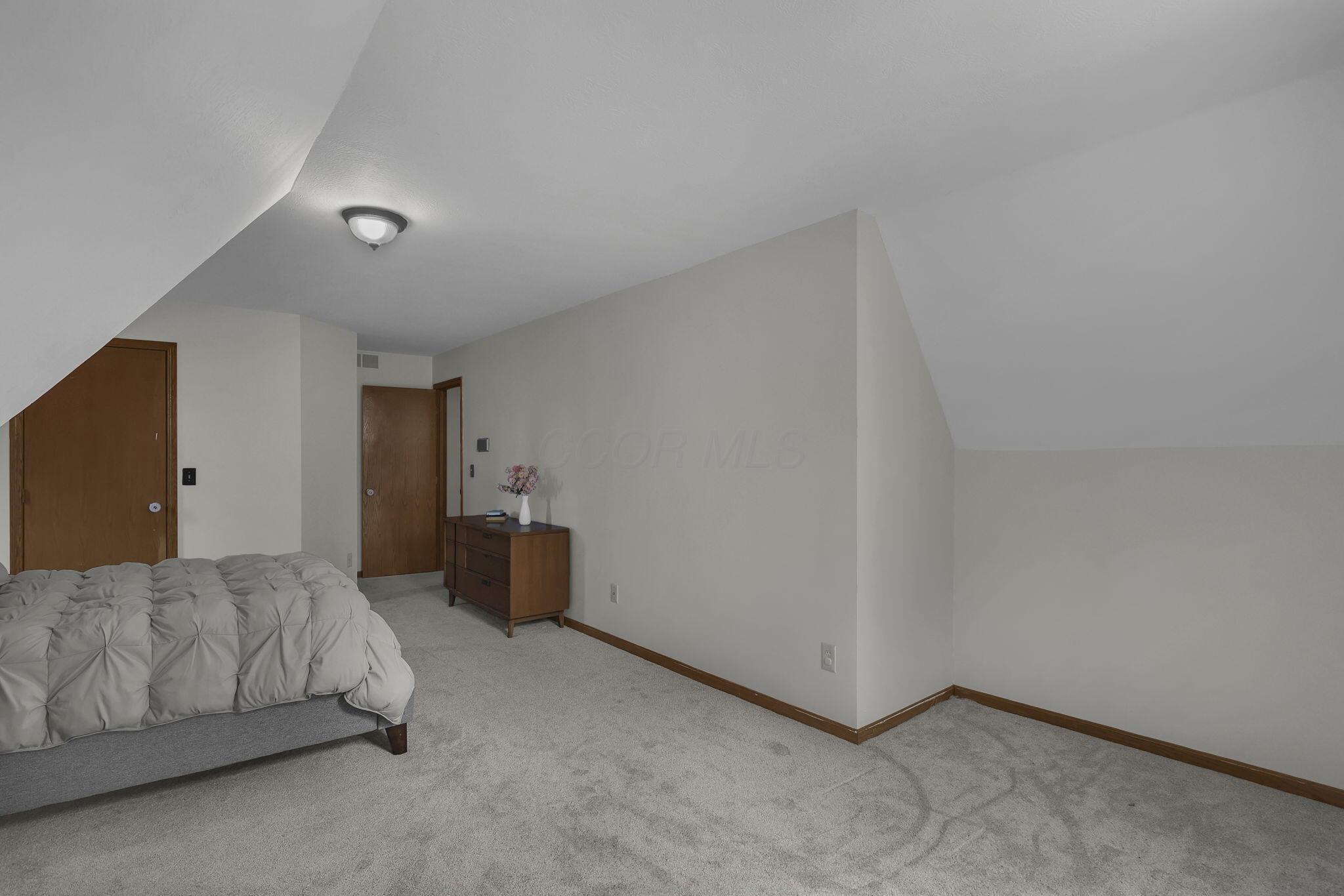 548 Amity Road Property Photo 32