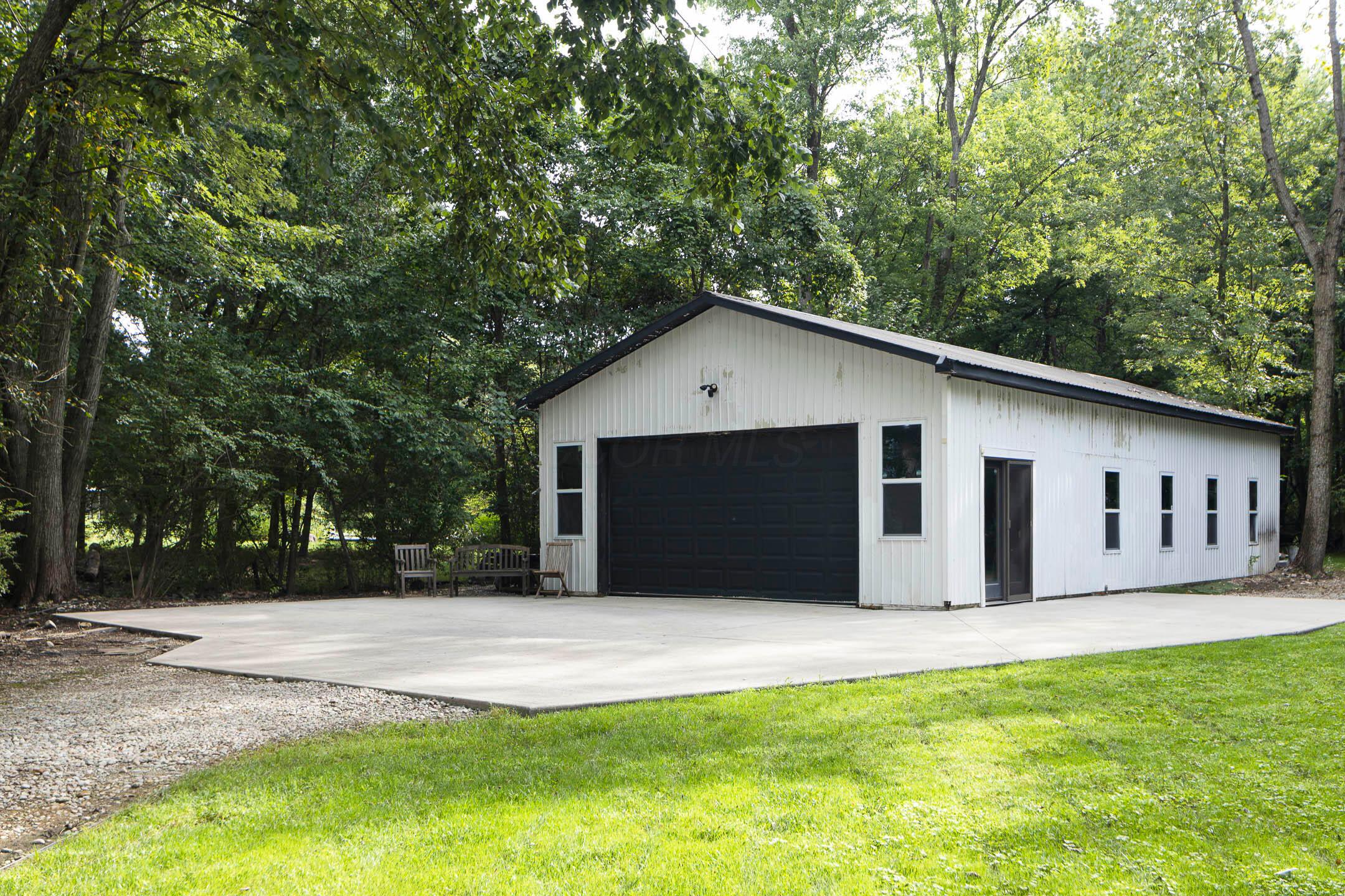6290 Harlem Road Property Photo 6