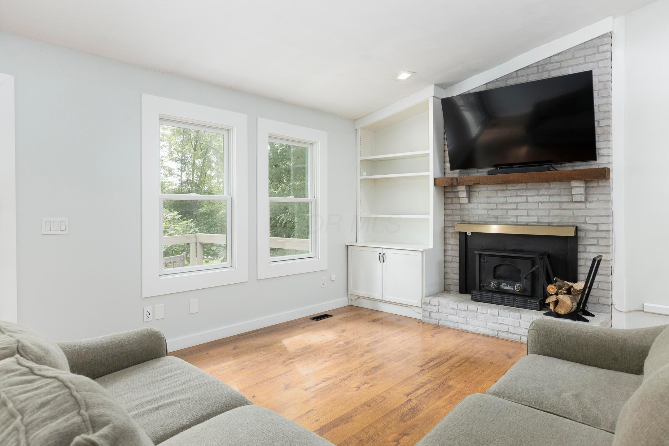 6290 Harlem Road Property Photo 11