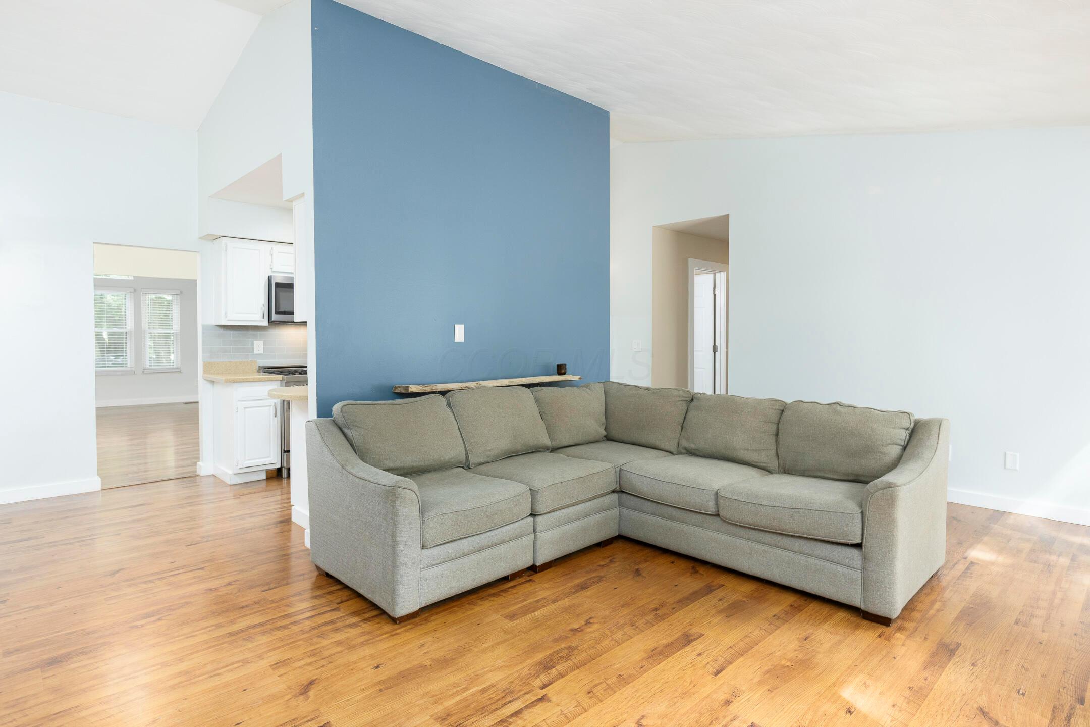 6290 Harlem Road Property Photo 14