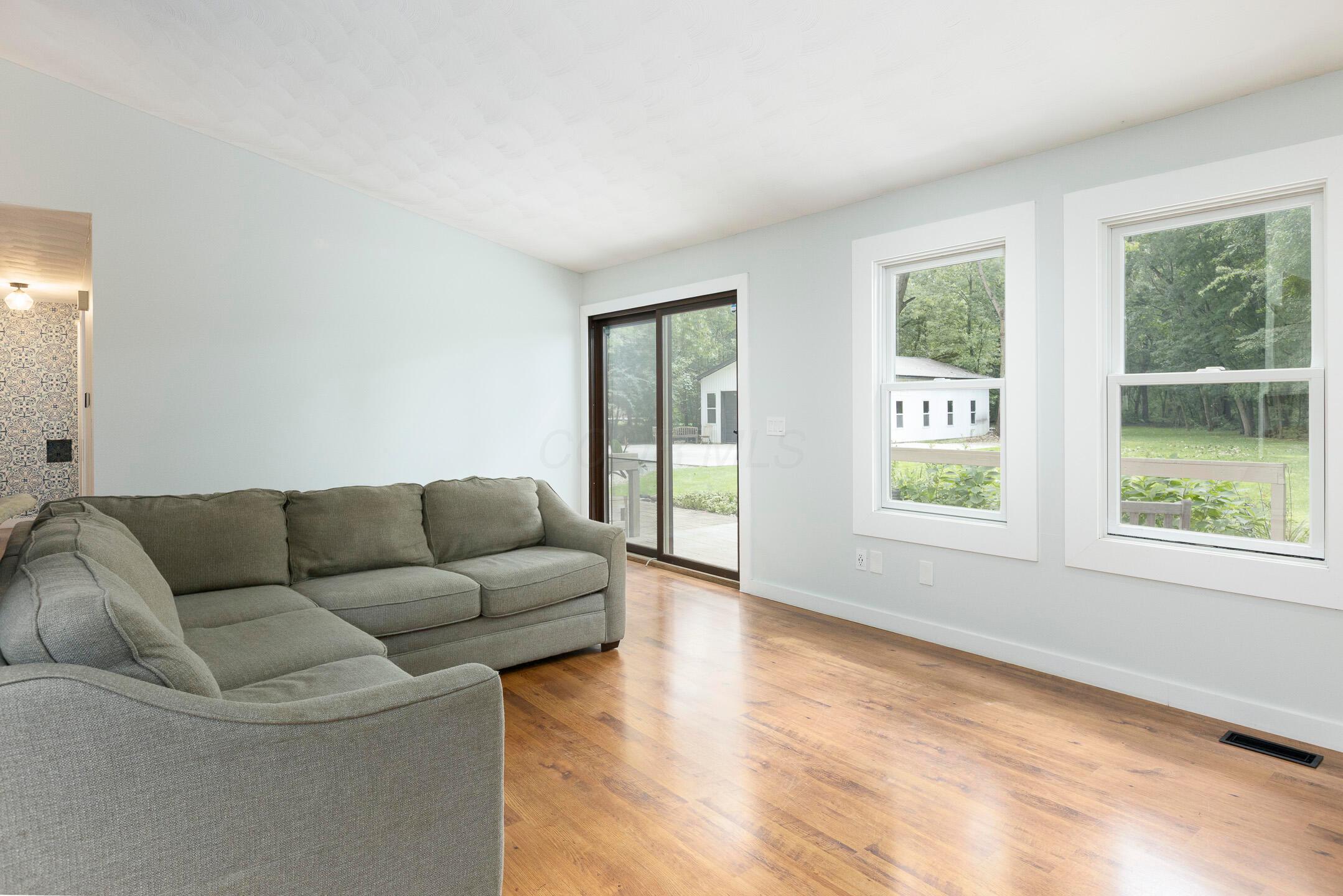 6290 Harlem Road Property Photo 15