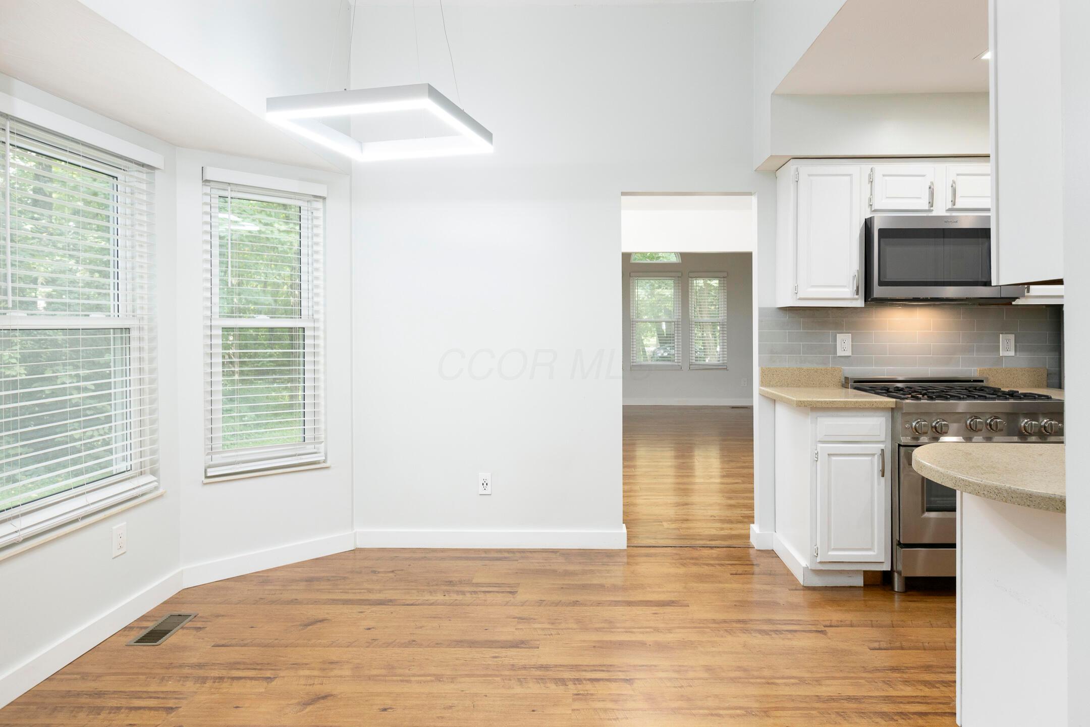 6290 Harlem Road Property Photo 17