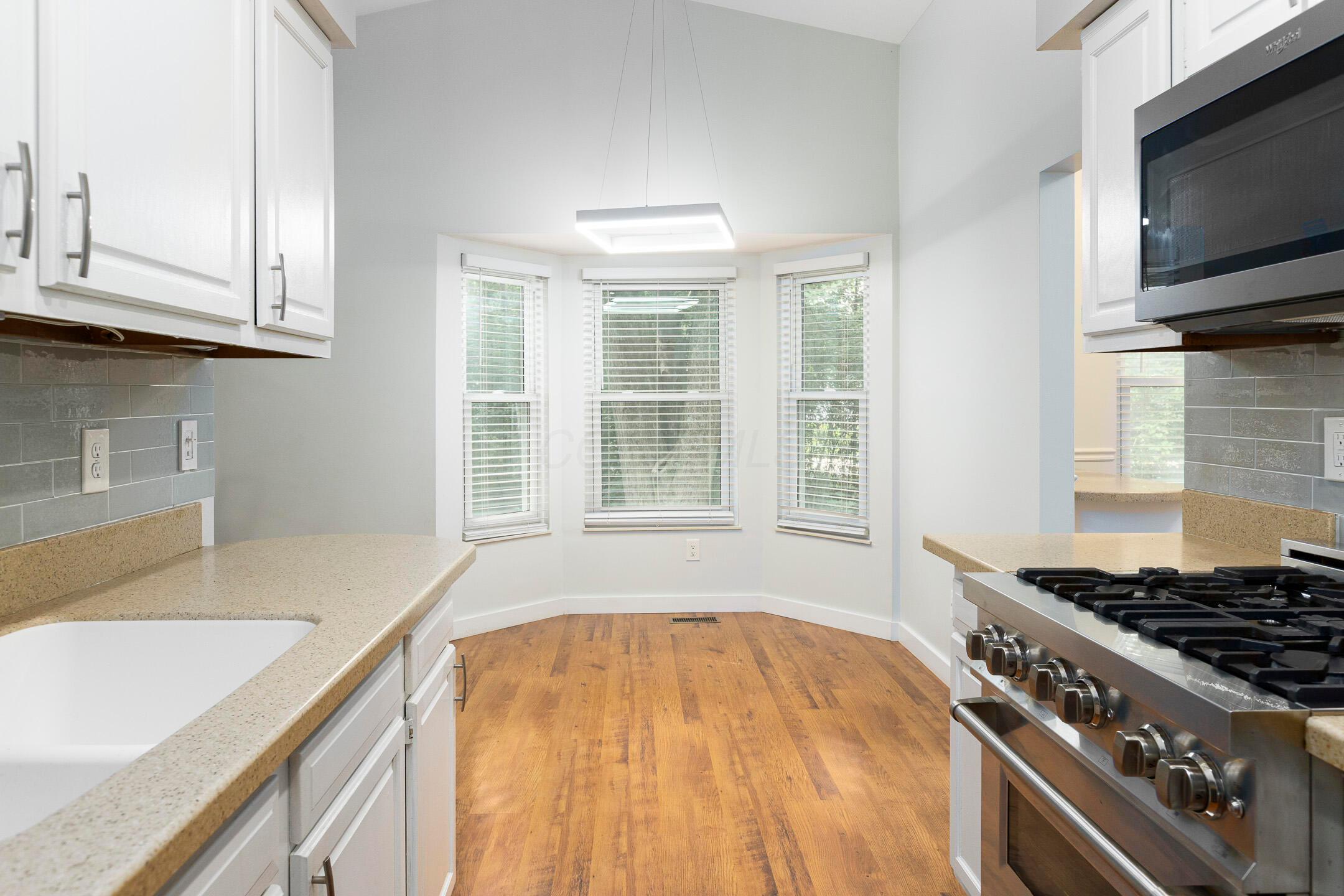 6290 Harlem Road Property Photo 20