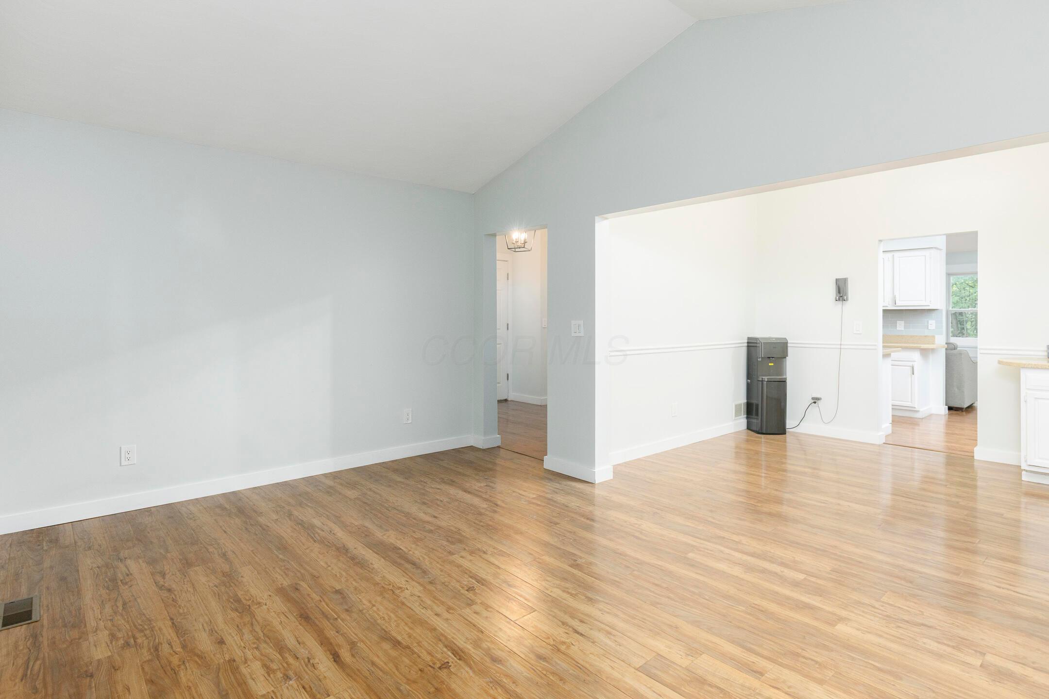 6290 Harlem Road Property Photo 23