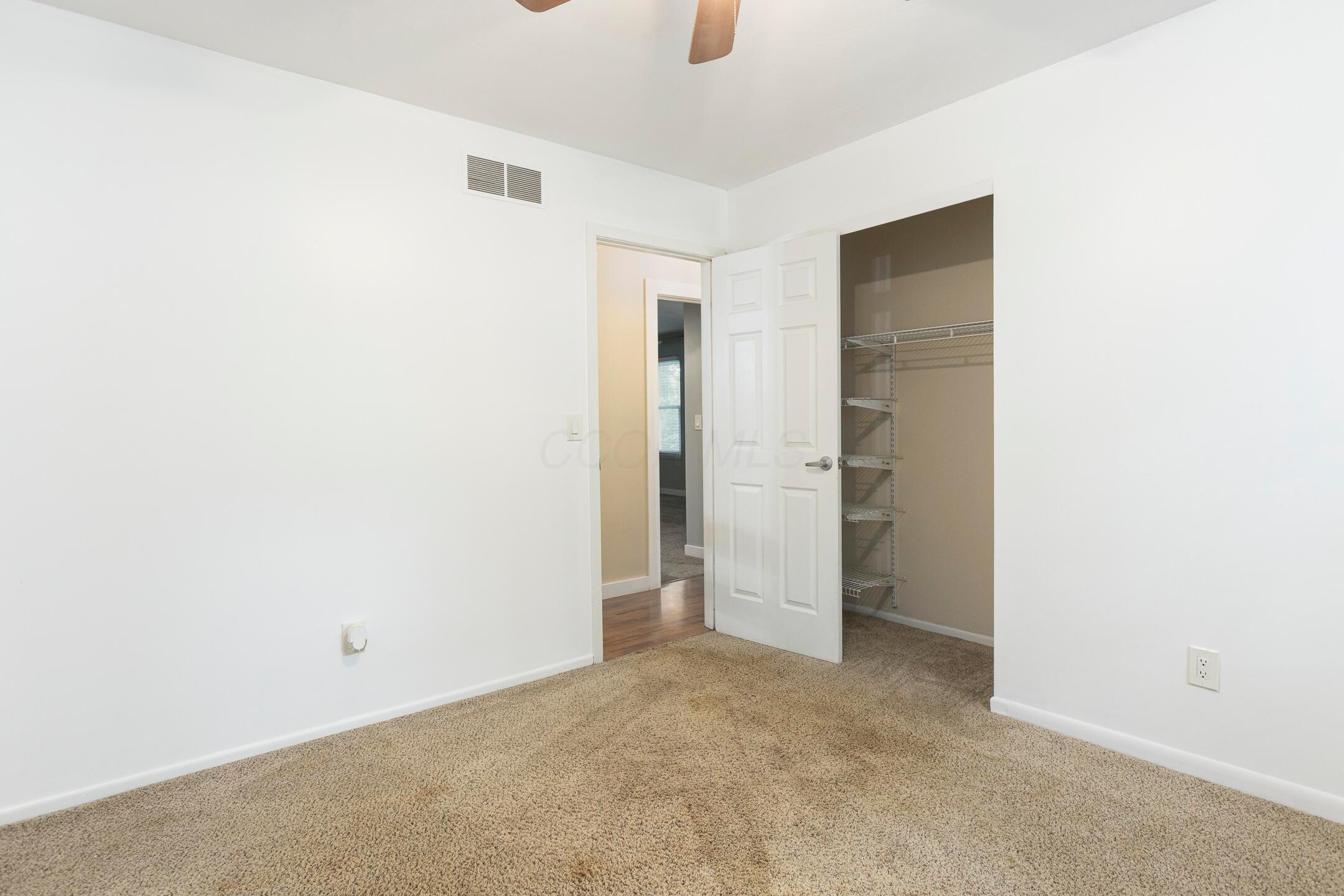6290 Harlem Road Property Photo 32