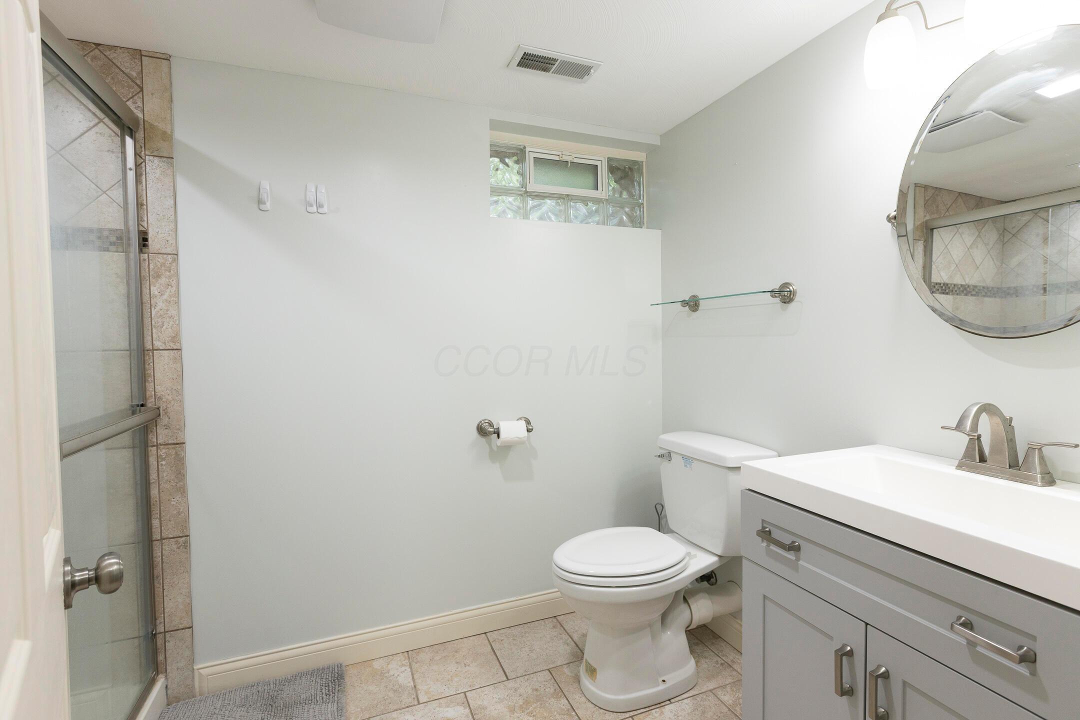 6290 Harlem Road Property Photo 38