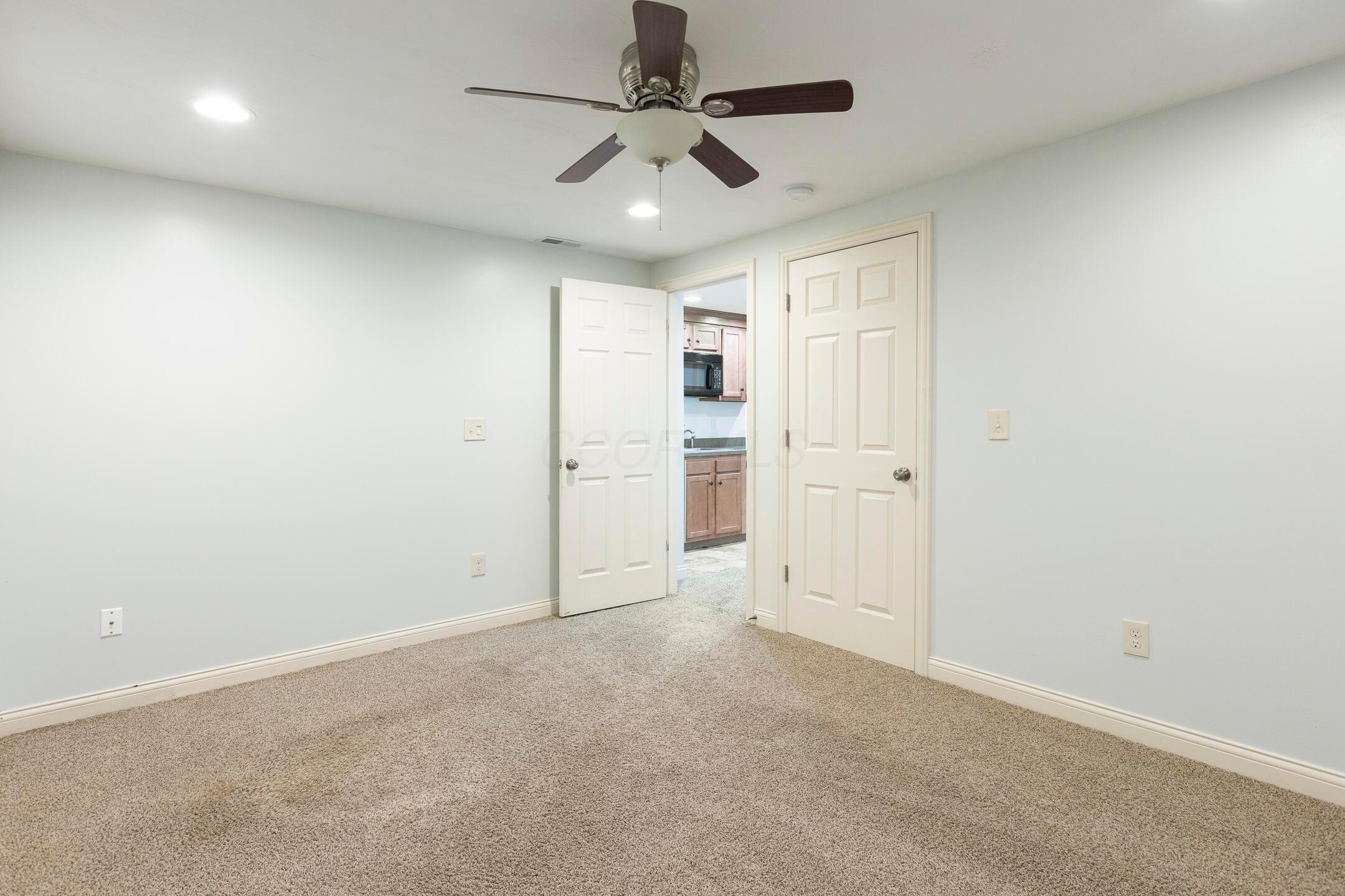 6290 Harlem Road Property Photo 45