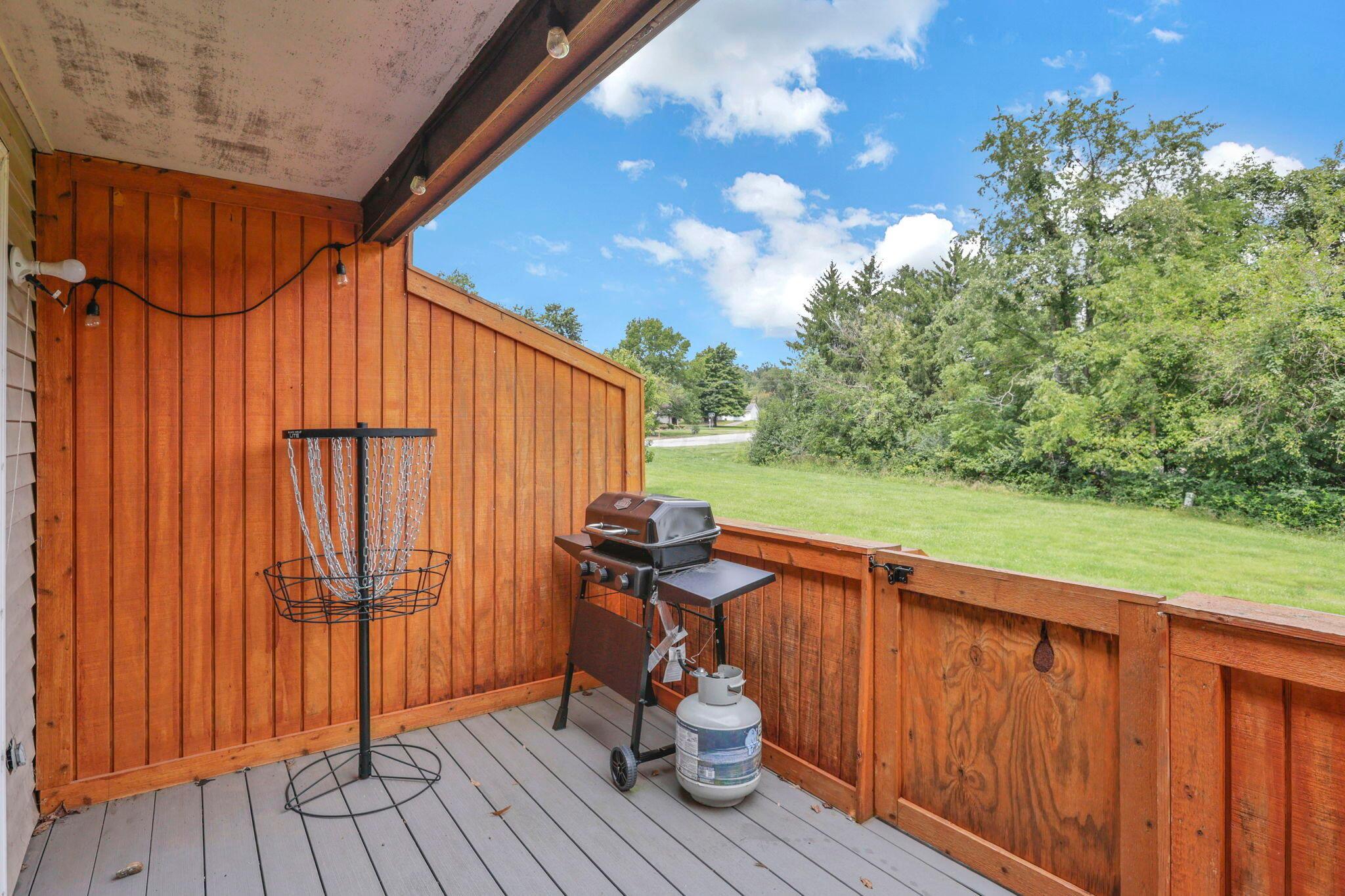 413 Williamsburg Lane Nw, E Property Photo 37