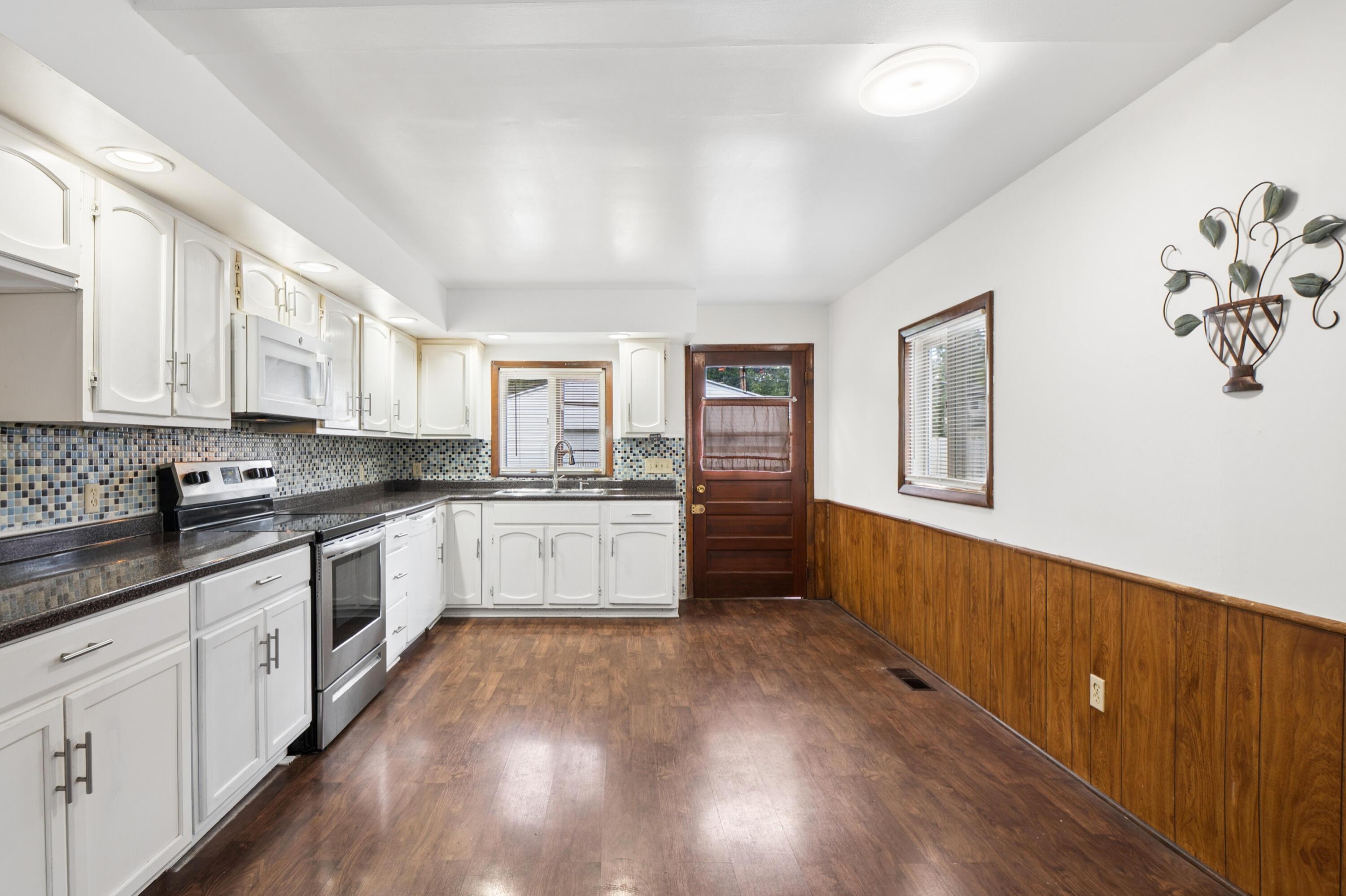 2802 Wildwood Road Property Photo 10