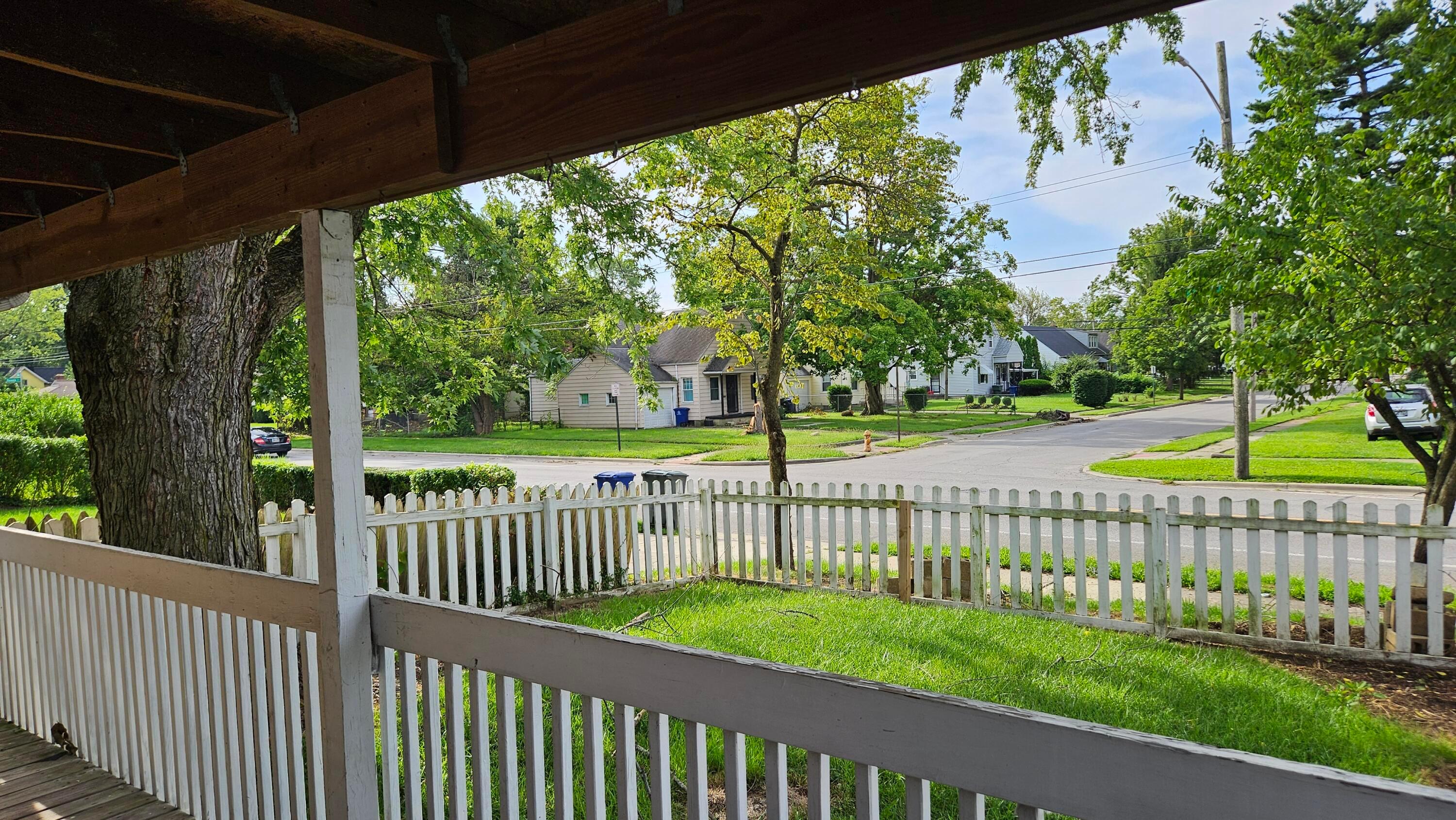 818 E Weber Road Property Photo 4
