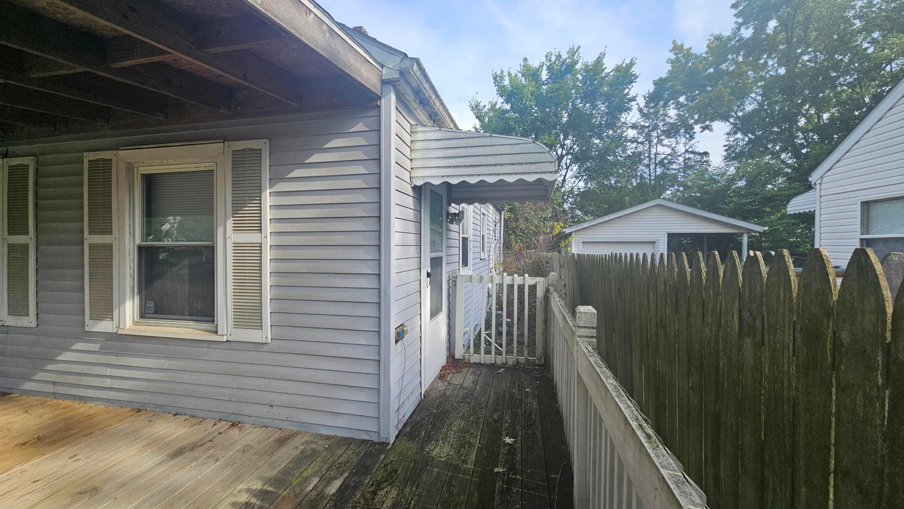 818 E Weber Road Property Photo 7