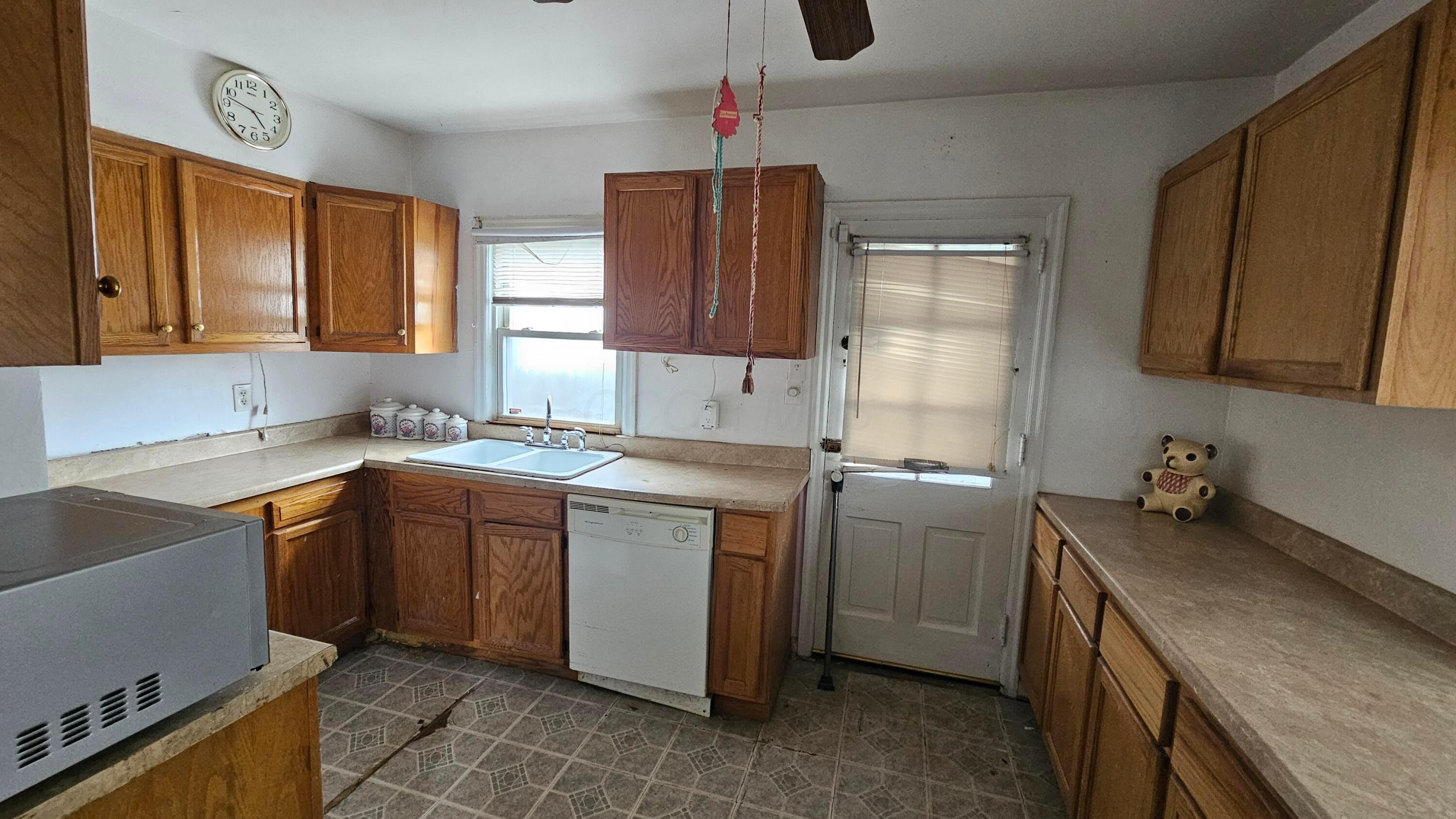 818 E Weber Road Property Photo 8