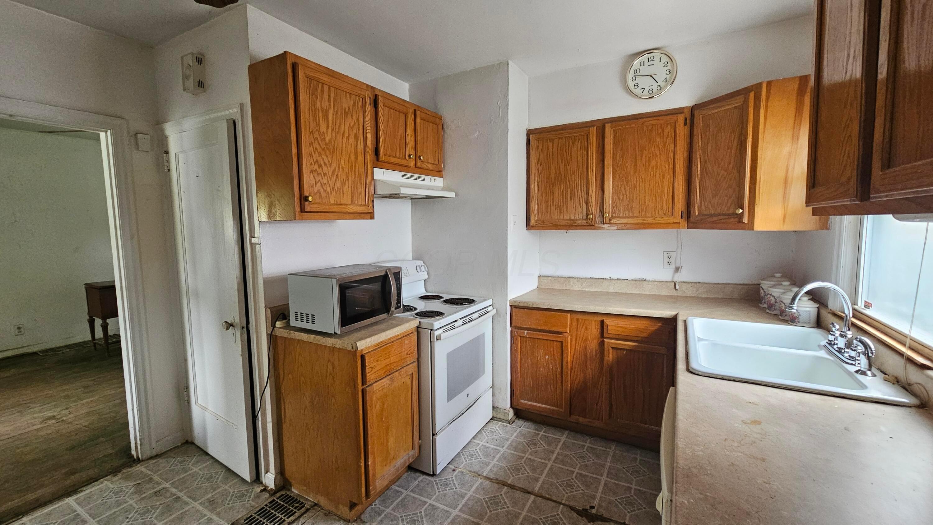 818 E Weber Road Property Photo 10
