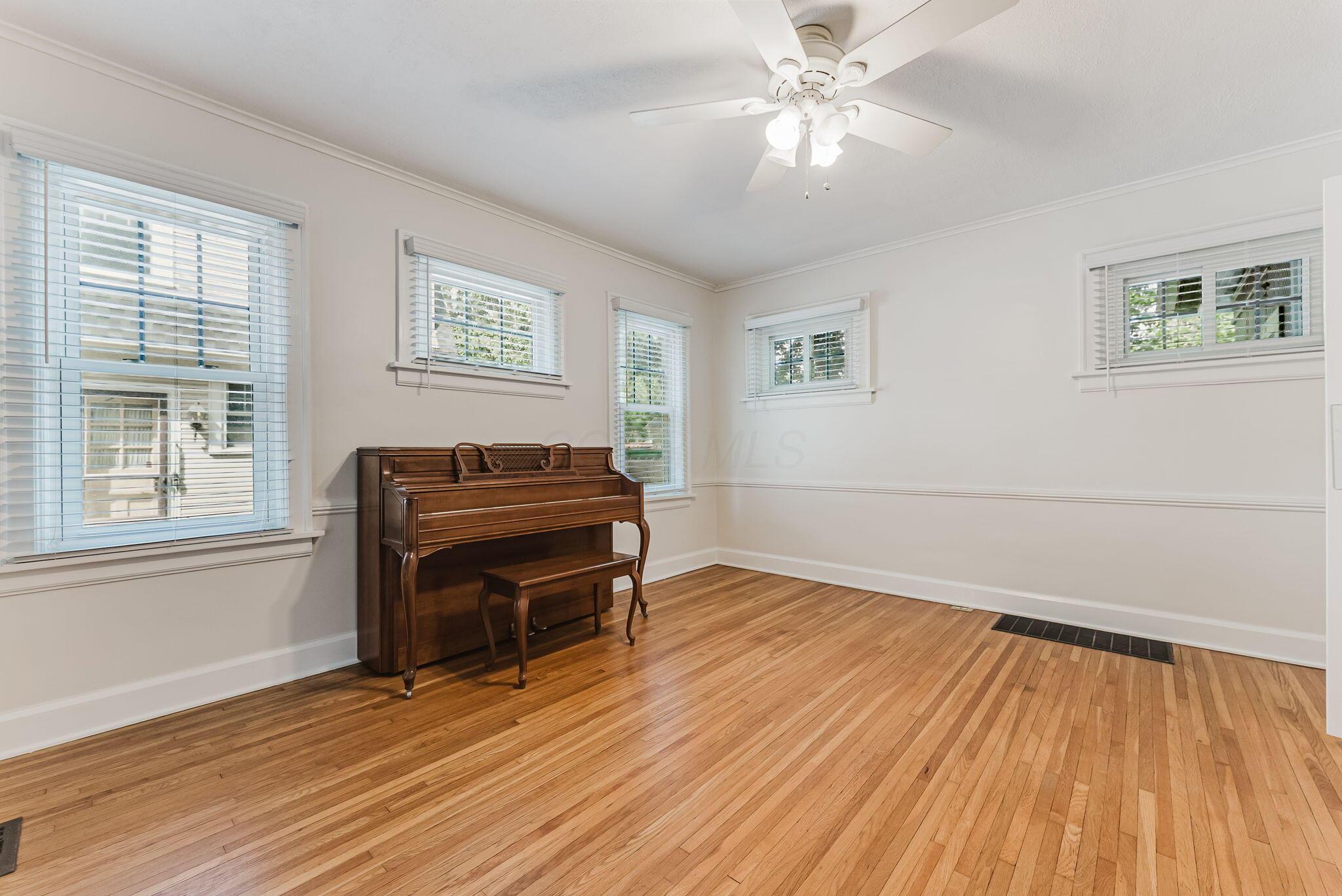 896 S Cassingham Road Property Photo 20