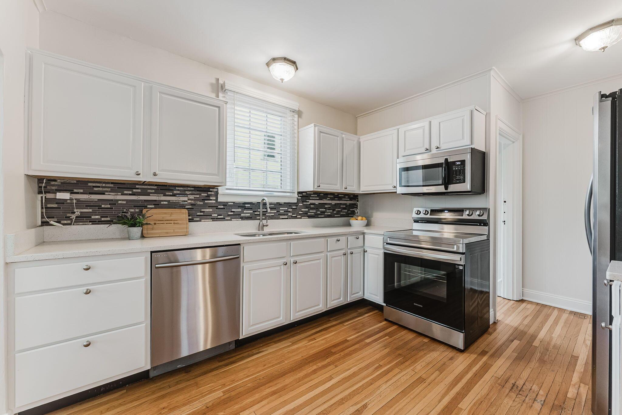 896 S Cassingham Road Property Photo 25