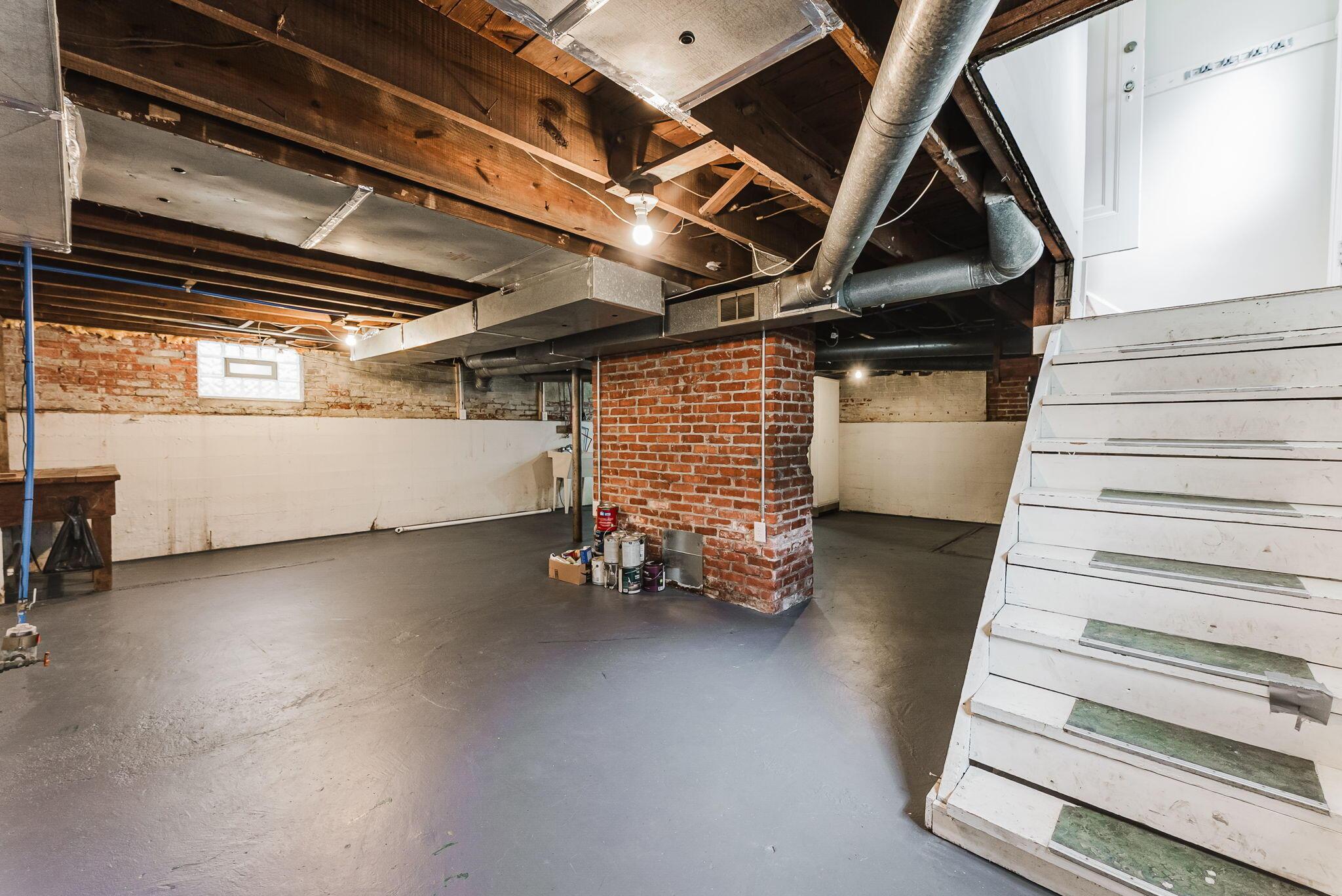 896 S Cassingham Road Property Photo 44