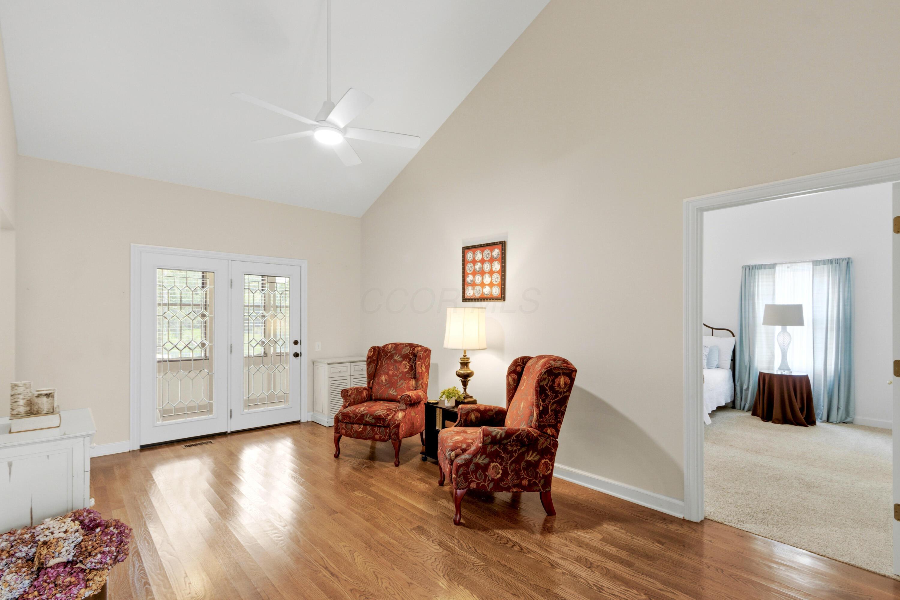 1586 Harrison Pond Drive Property Photo 7
