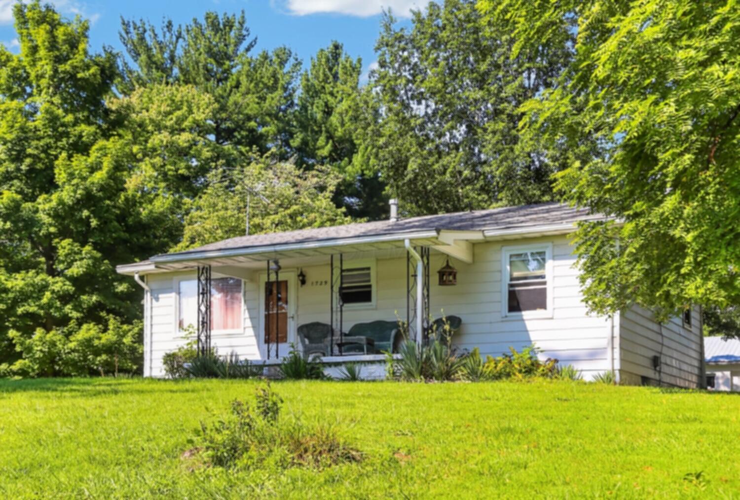 1729 Vernonview Drive Property Photo 4