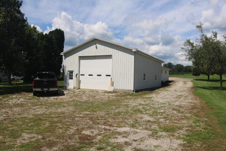 420 Fairgrounds Road Property Photo 4