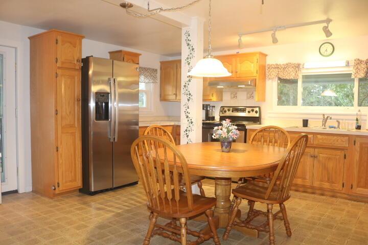 420 Fairgrounds Road Property Photo 5