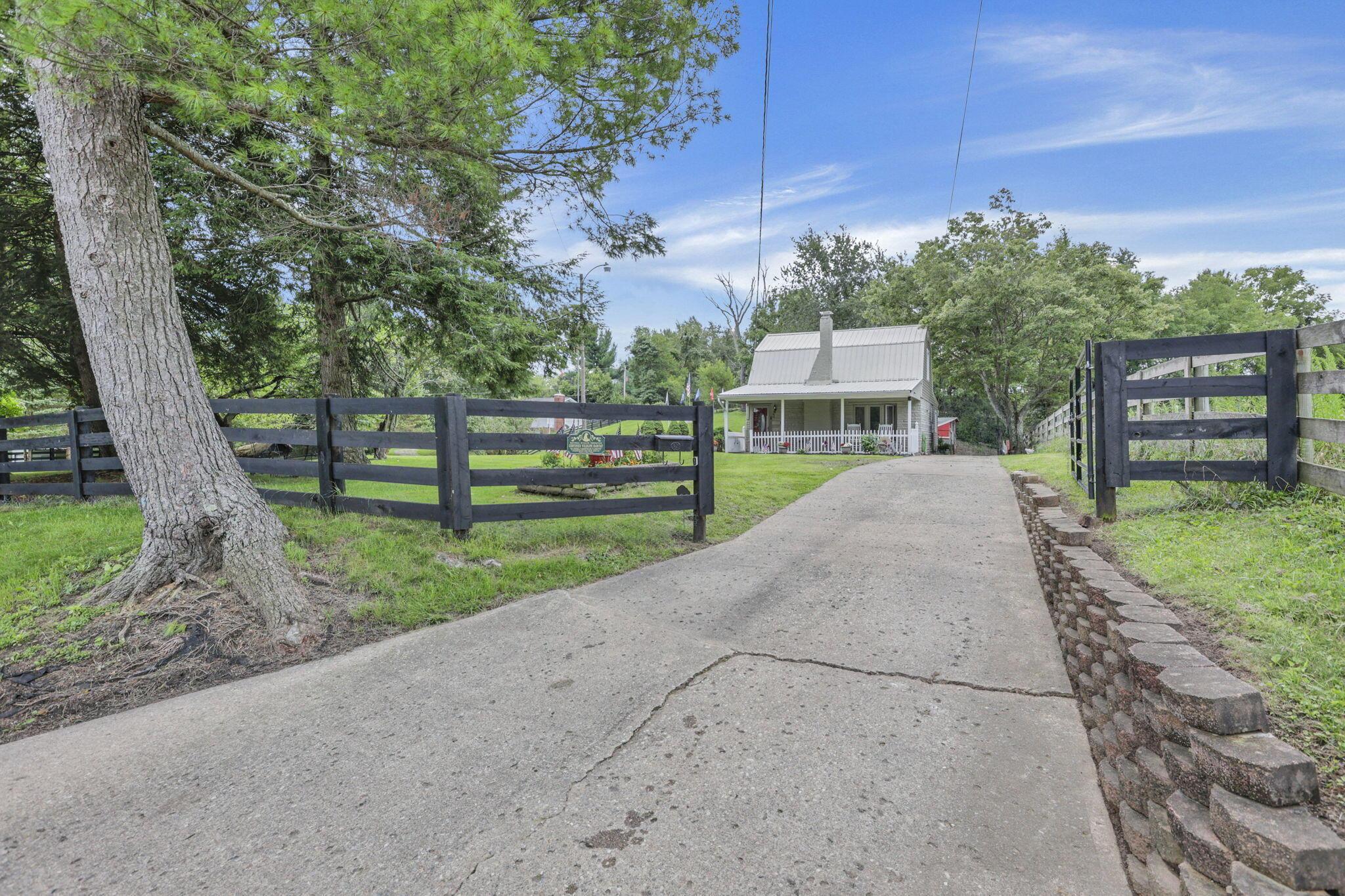 340 Mount Ida Avenue Property Photo 3
