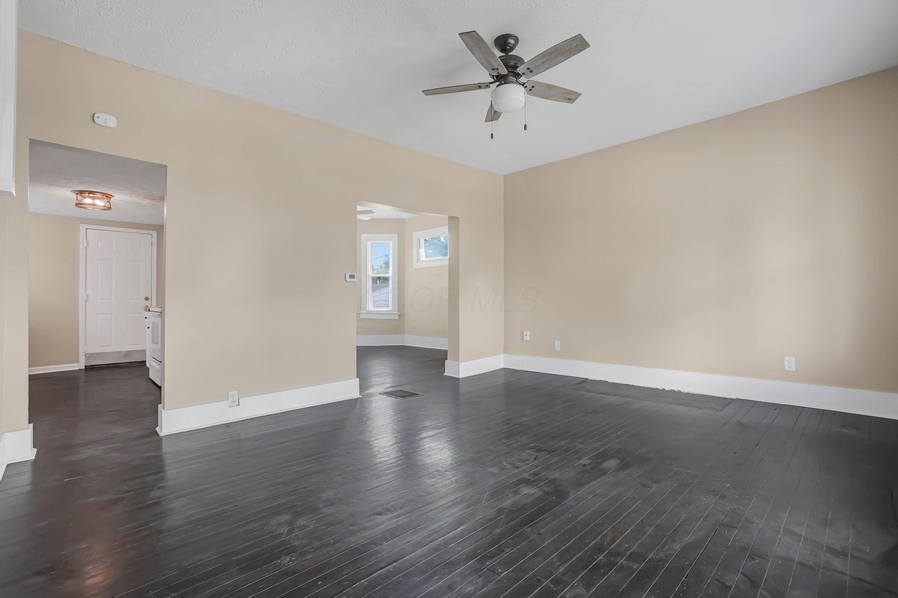 172 S Richardson Avenue Property Photo 6