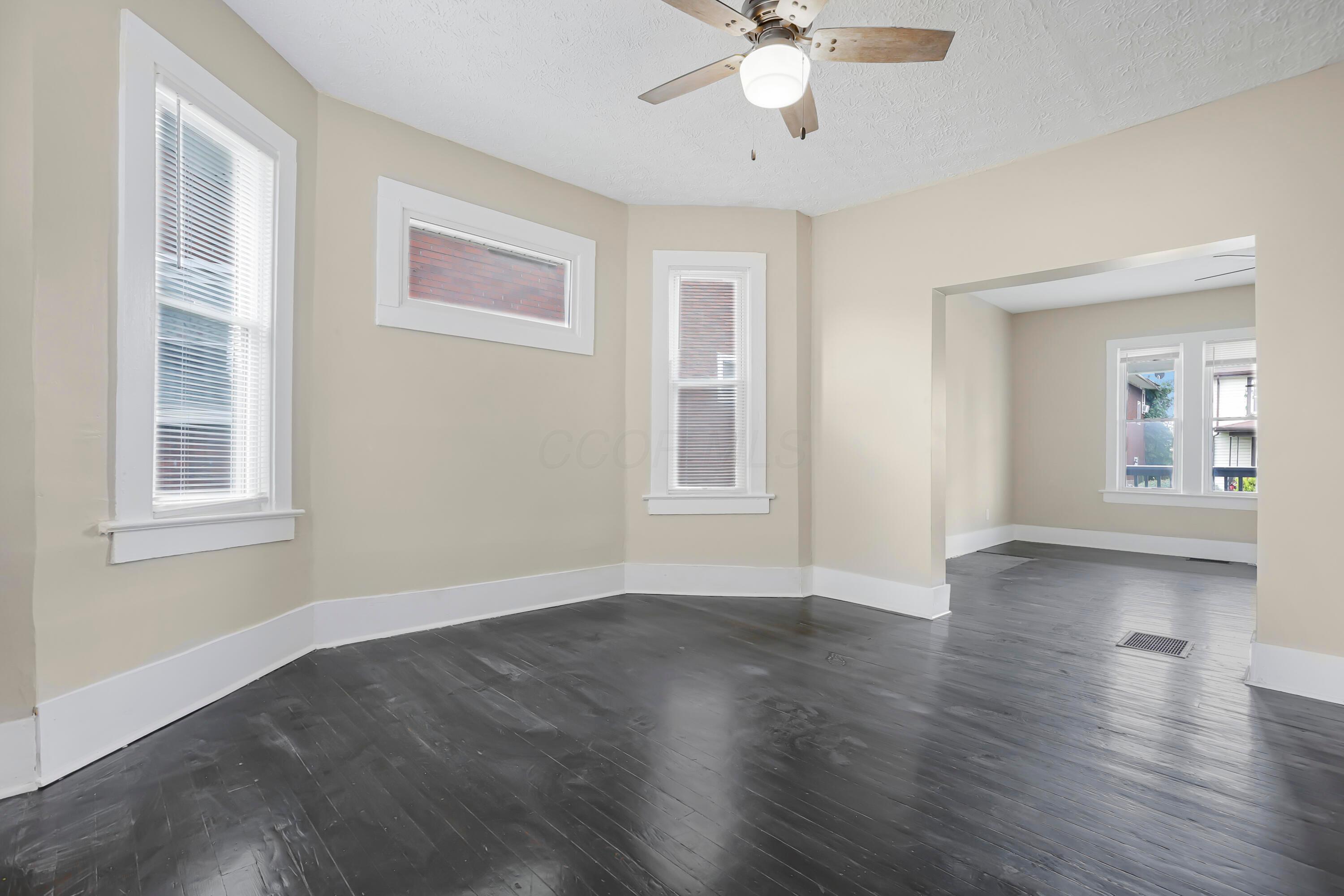 172 S Richardson Avenue Property Photo 14
