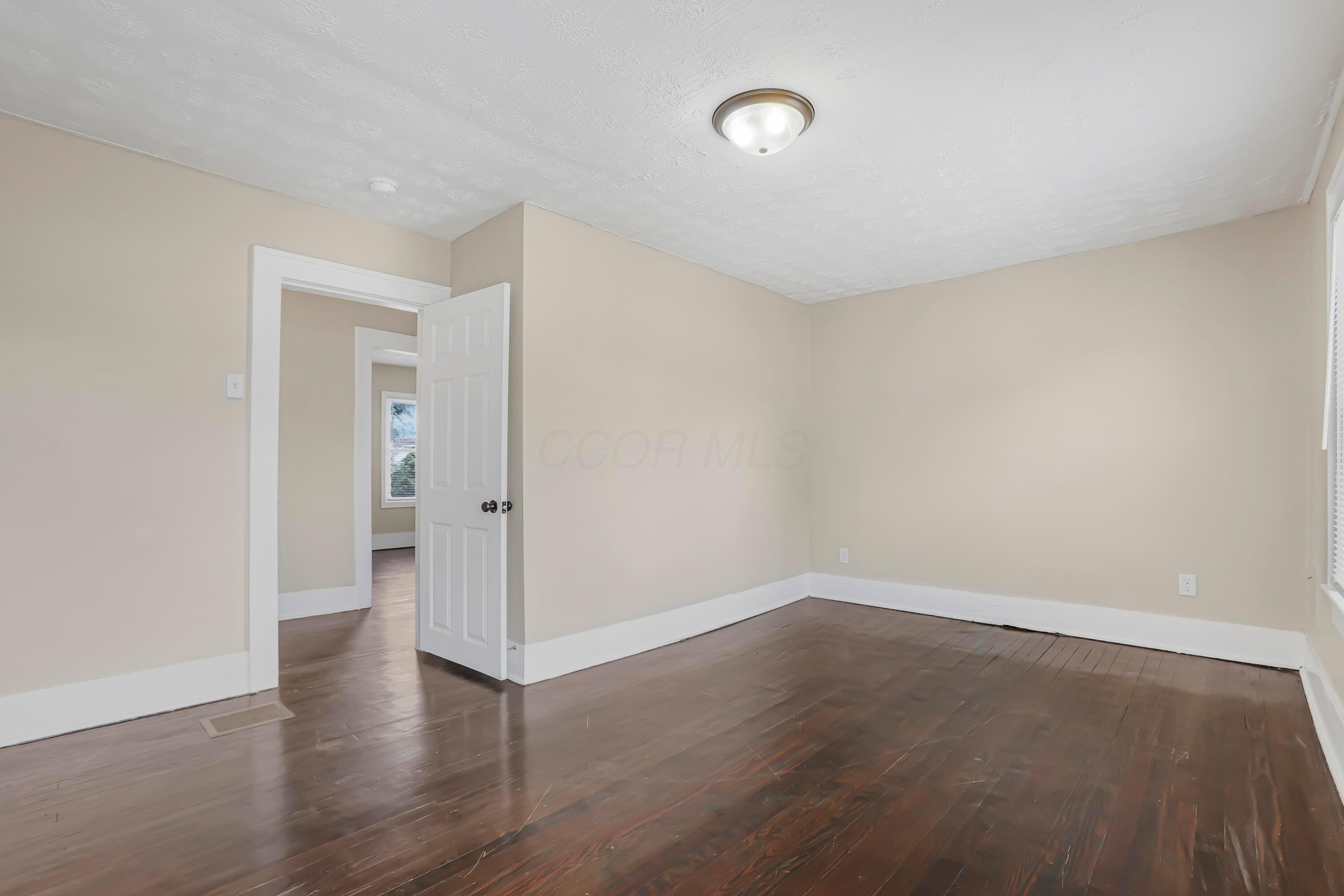 172 S Richardson Avenue Property Photo 22