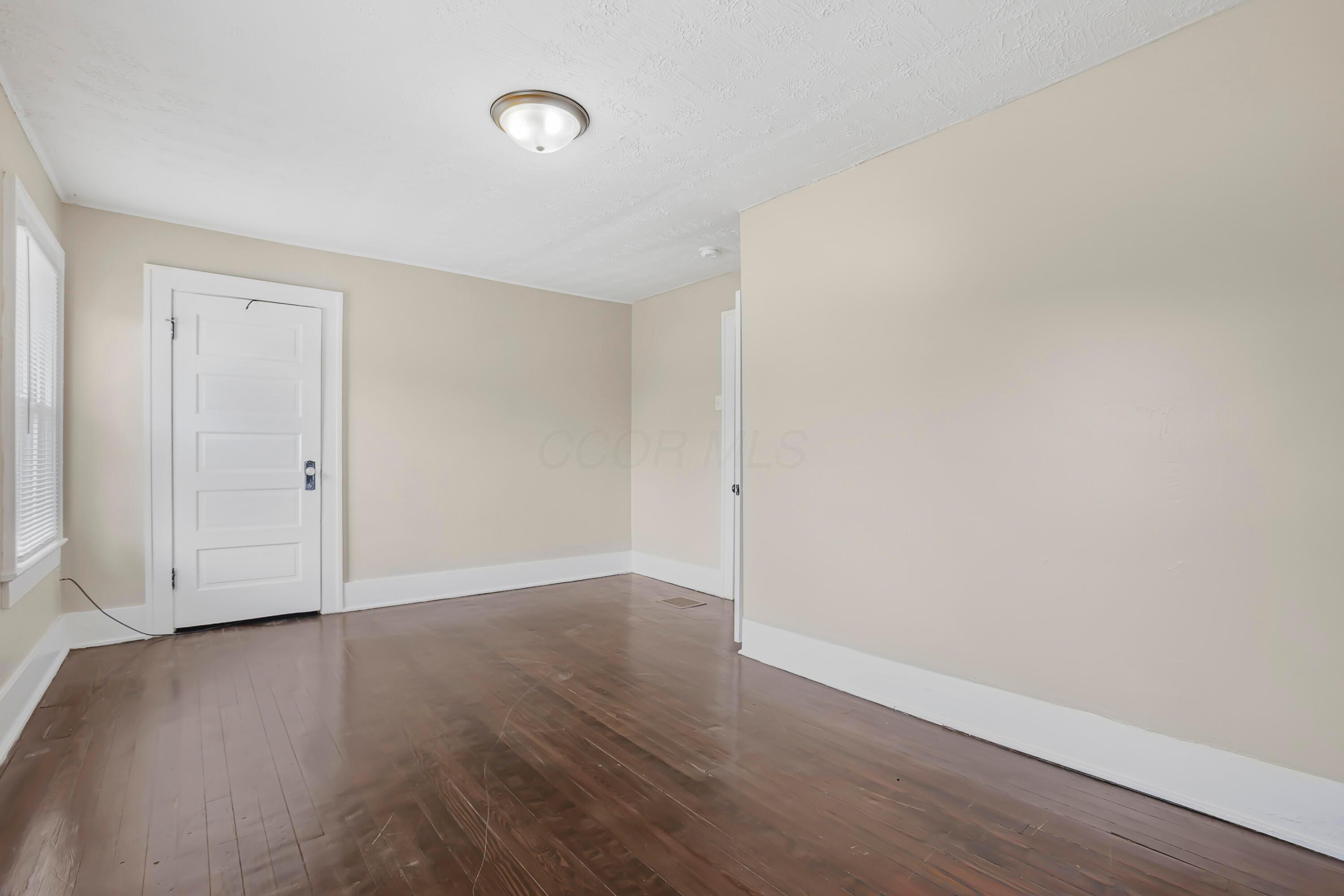 172 S Richardson Avenue Property Photo 23