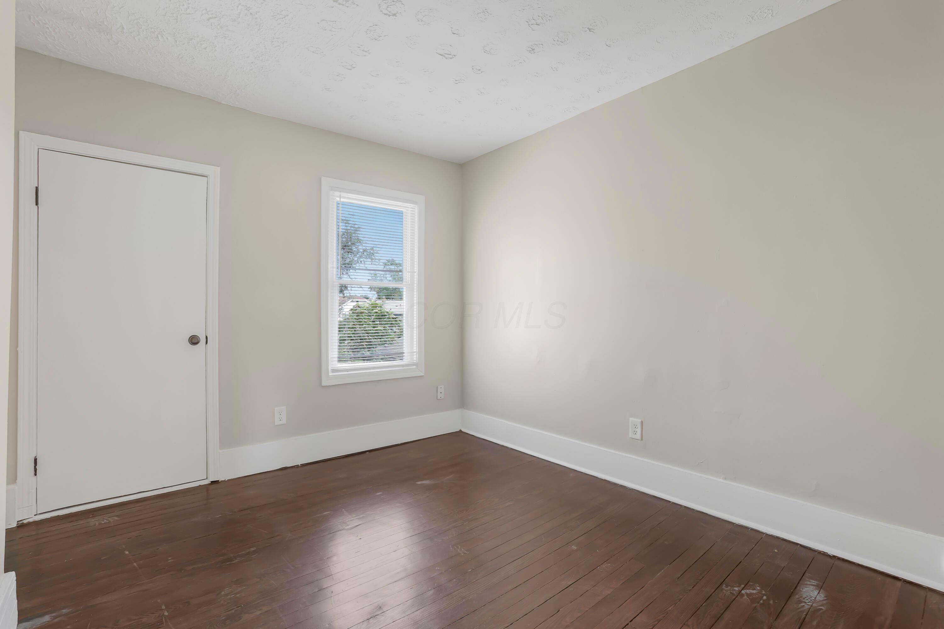 172 S Richardson Avenue Property Photo 27