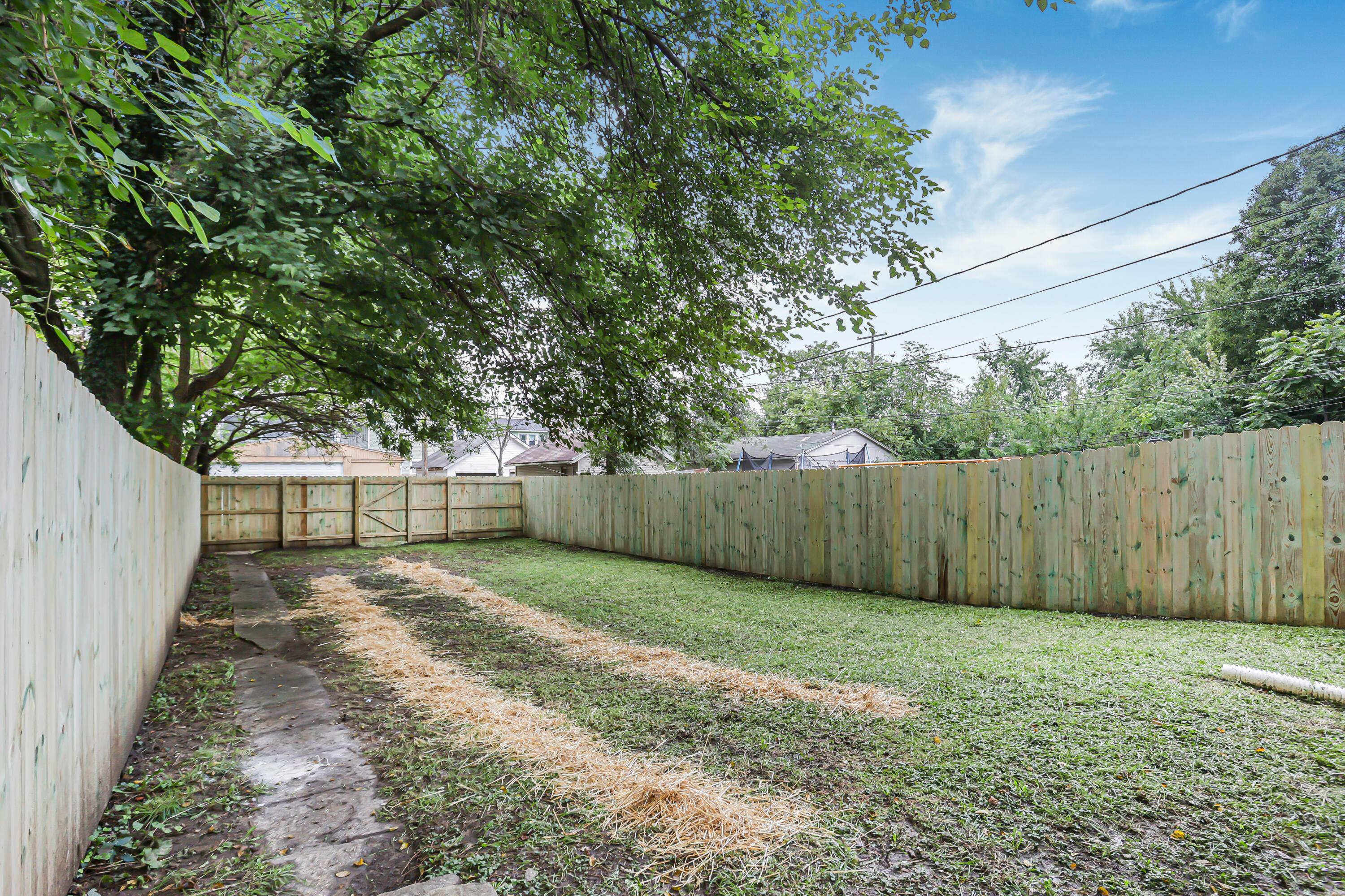 172 S Richardson Avenue Property Photo 33