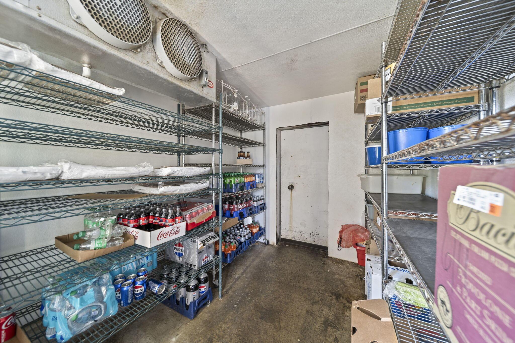 490 W 5th Street Property Photo 29