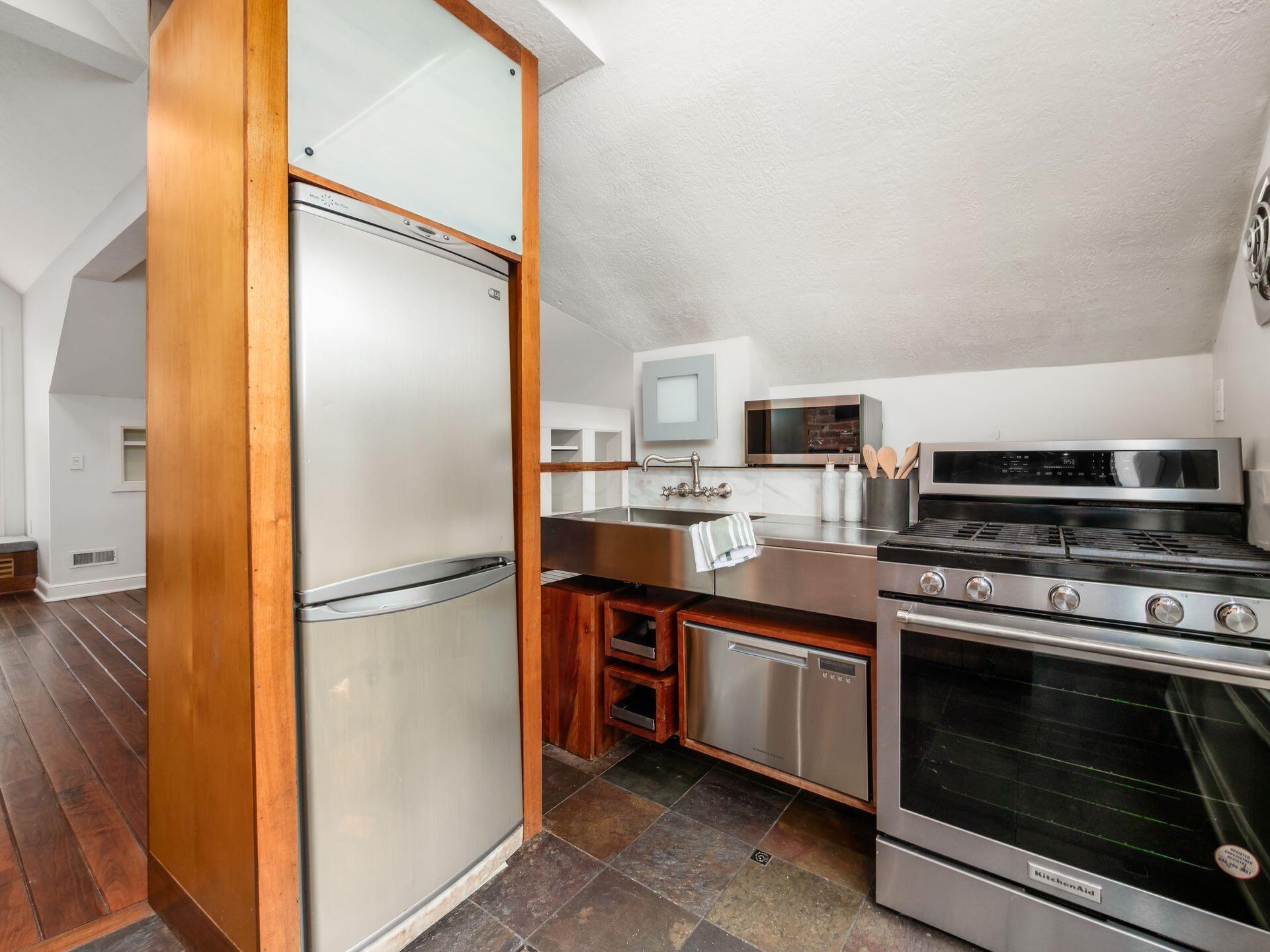 36 E Kossuth Street, 36b Property Photo 18