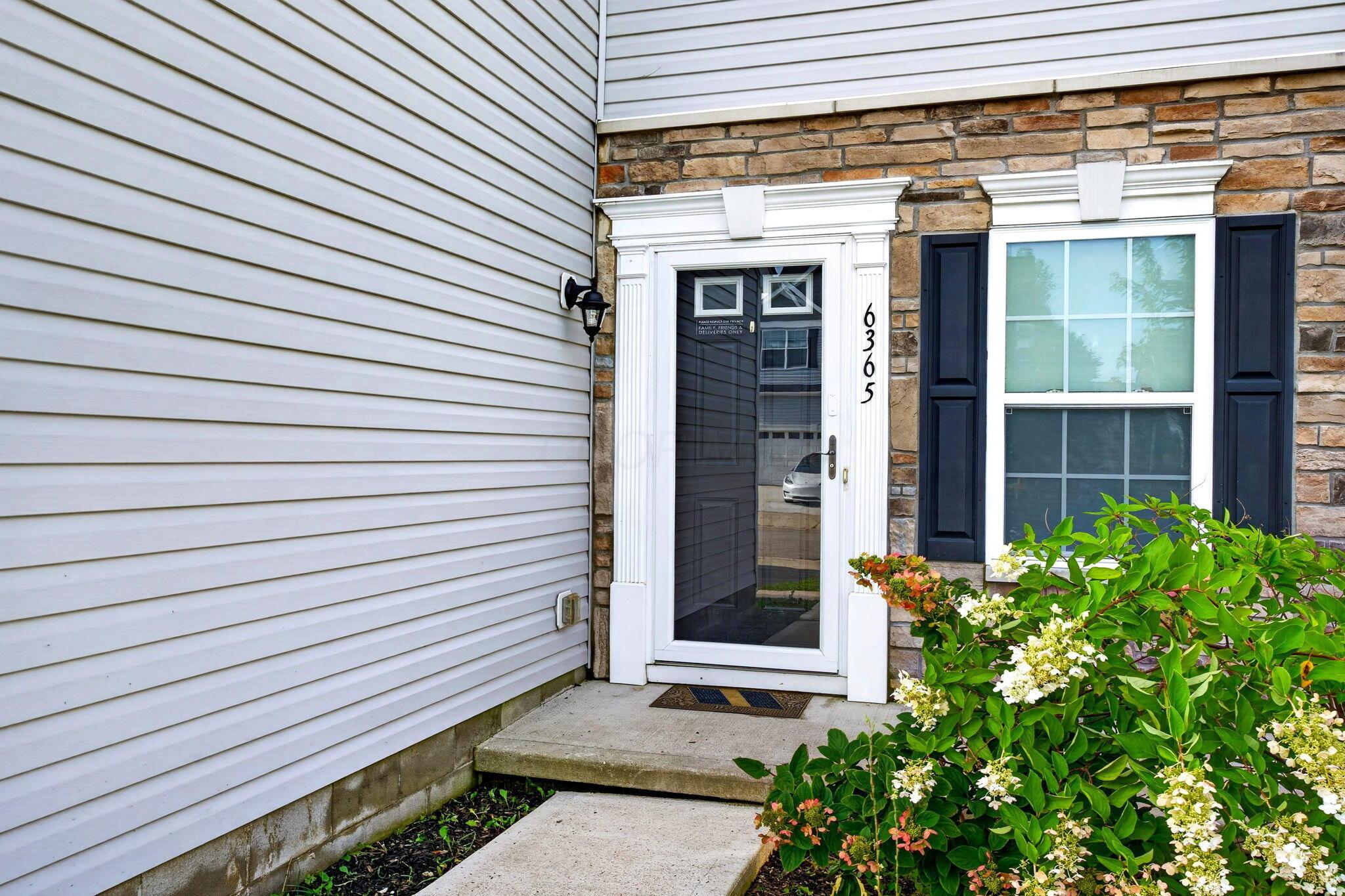 6365 Oak Trail Drive Property Photo 4