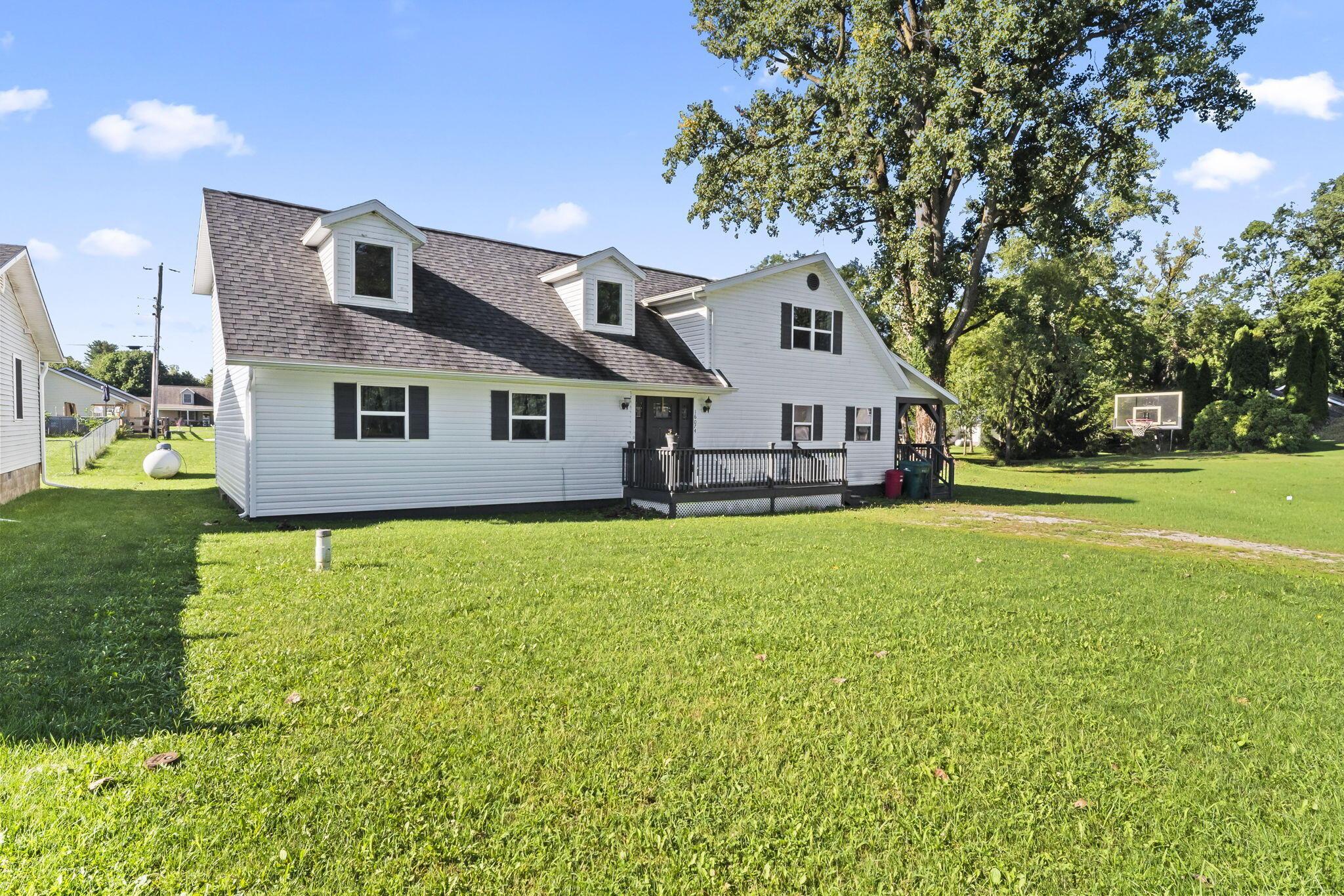 16074 Buckeye Avenue Property Photo 6