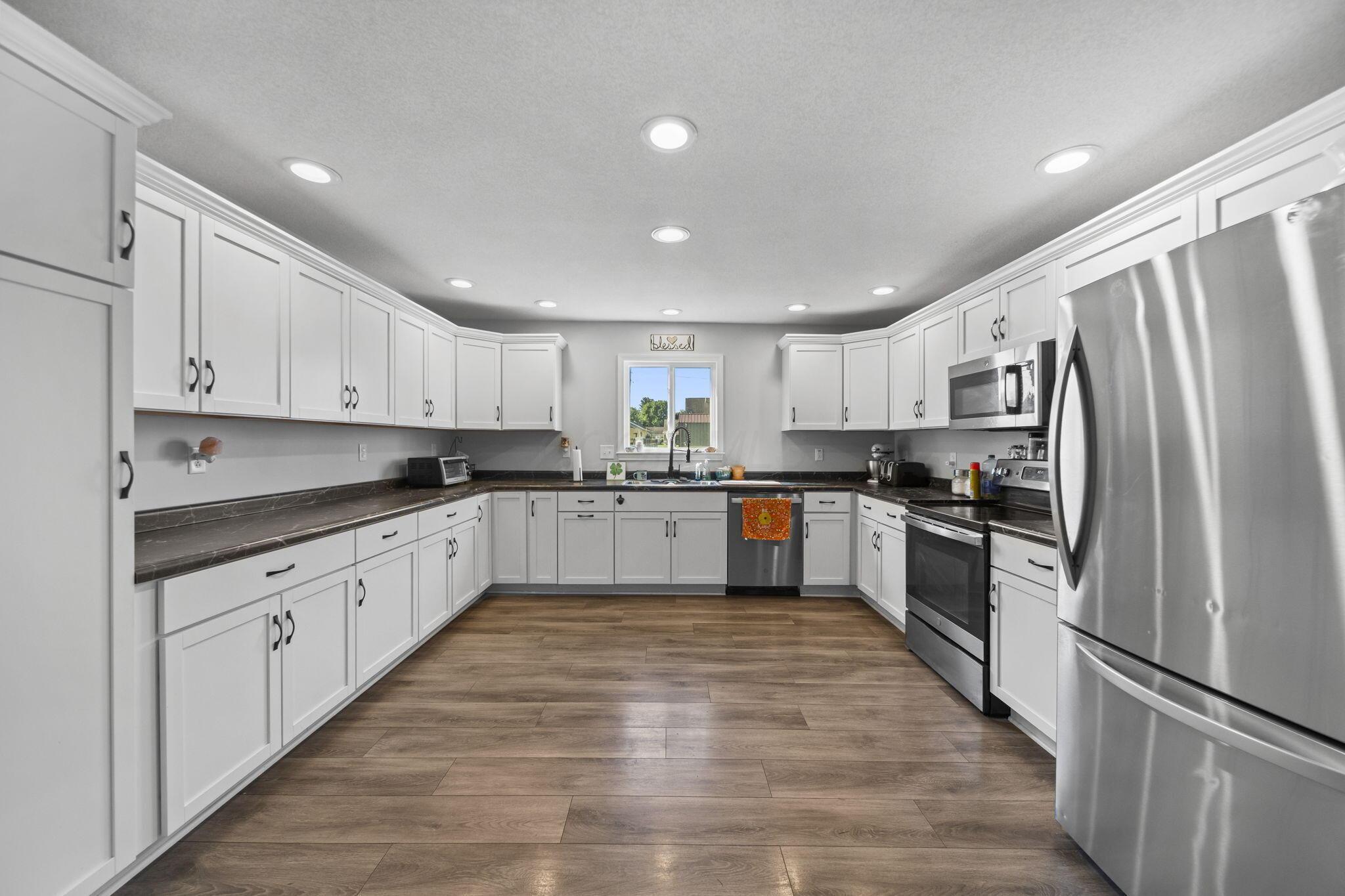 16074 Buckeye Avenue Property Photo 17