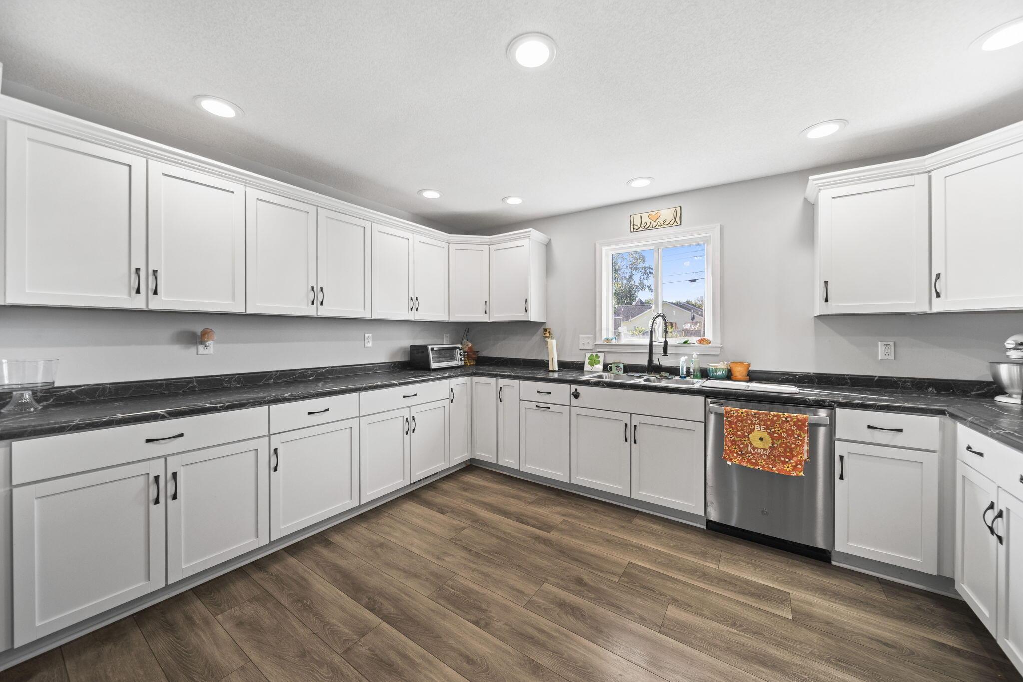 16074 Buckeye Avenue Property Photo 19