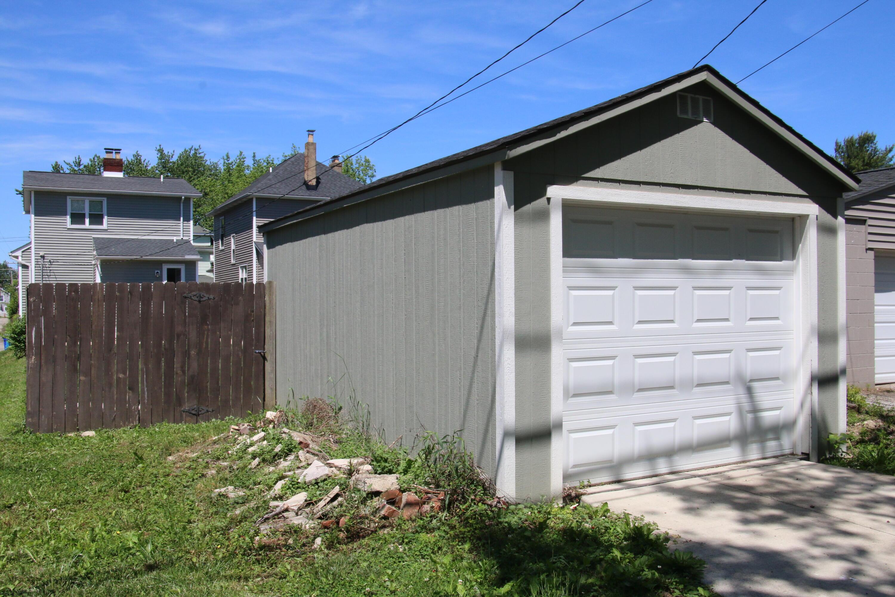 723 Siebert Street Property Photo 23