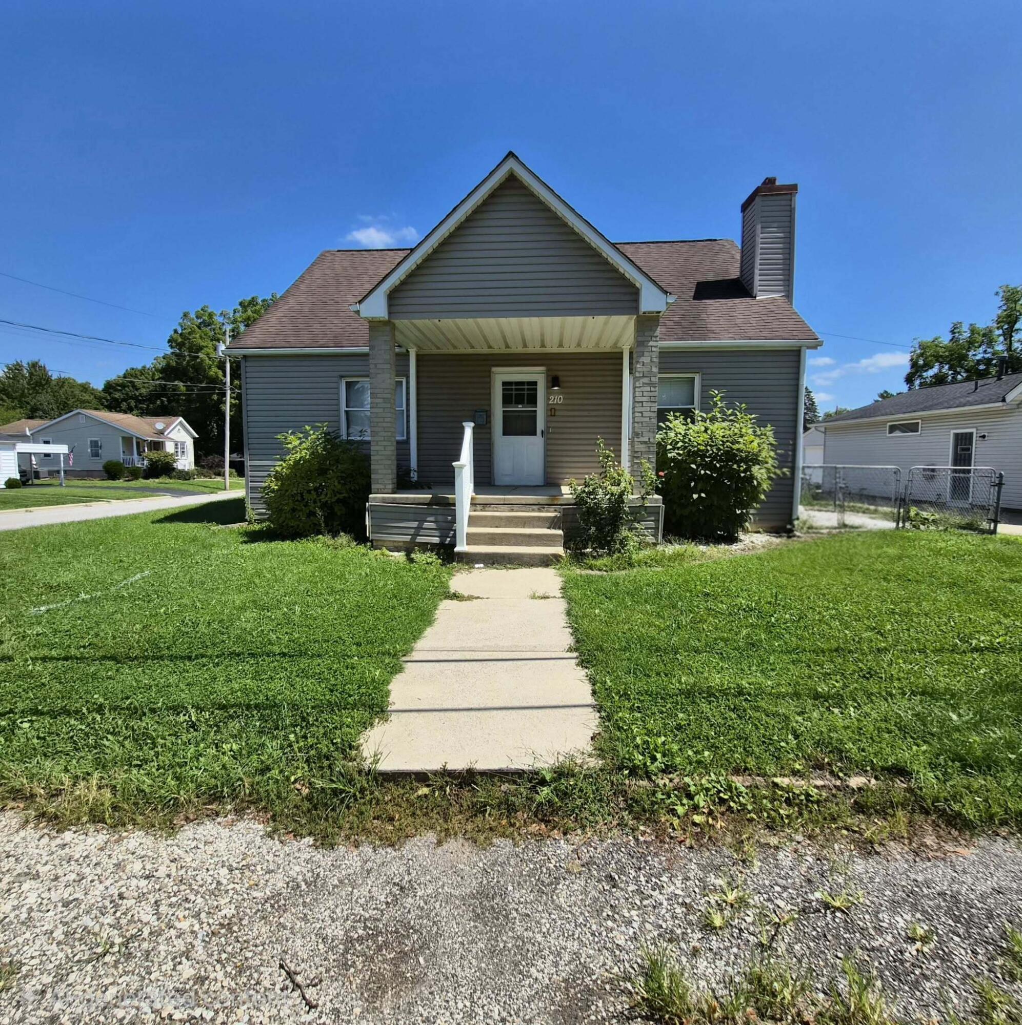 210 West Street Property Photo 6