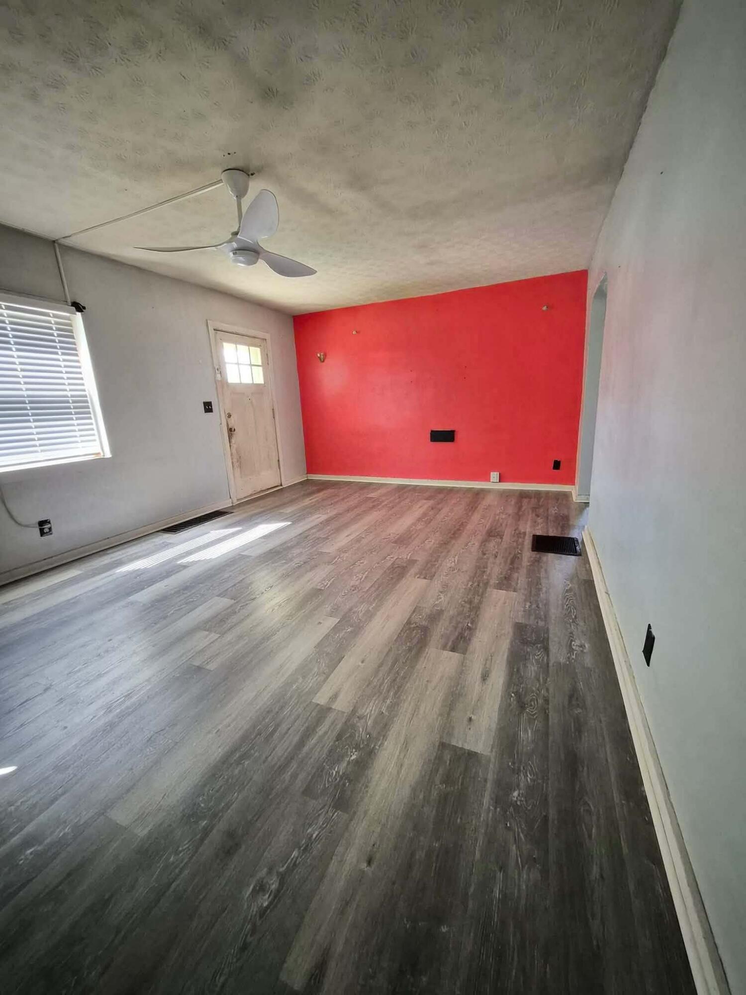 210 West Street Property Photo 8