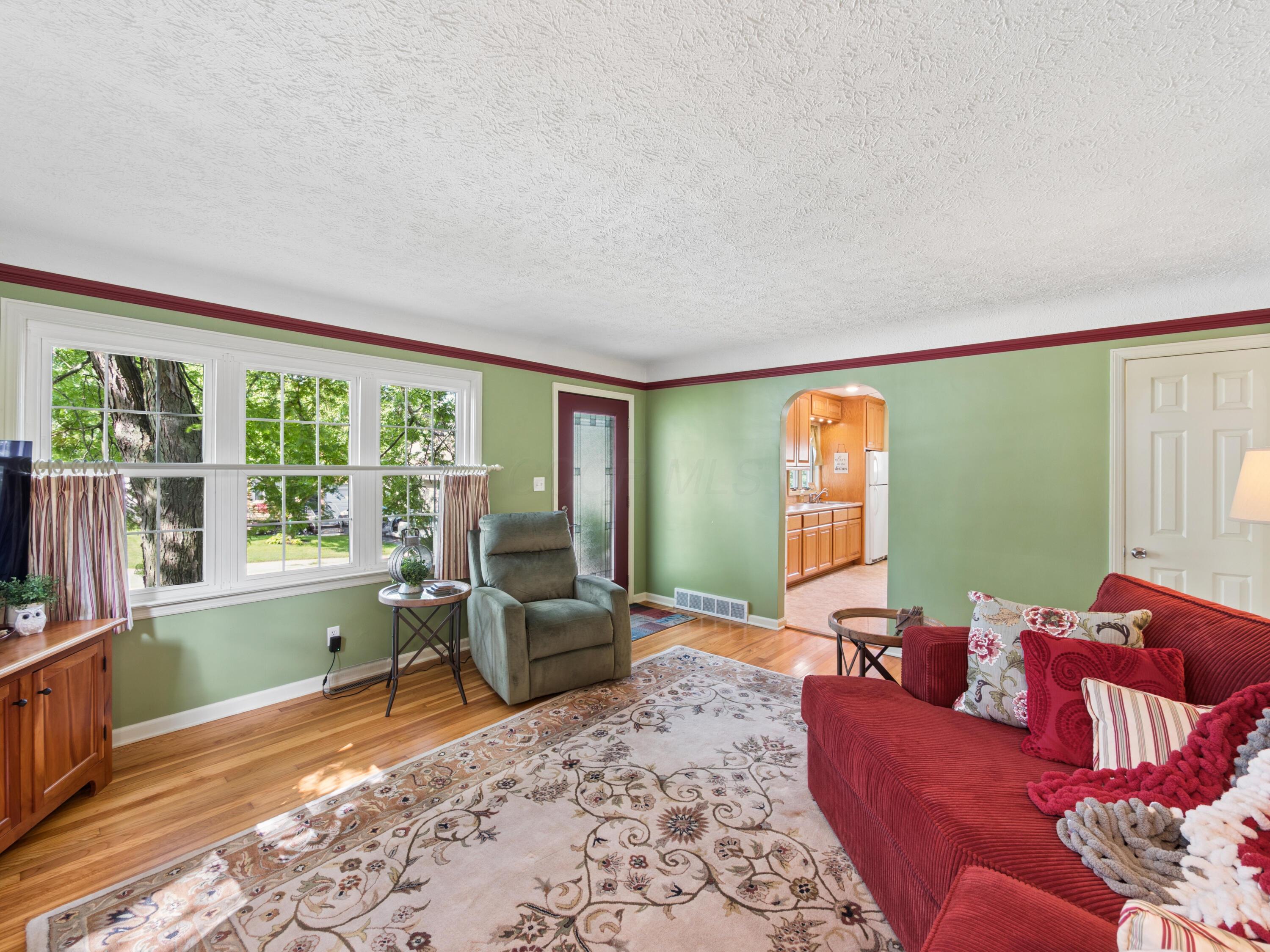 319 E Washington Avenue Property Photo 9