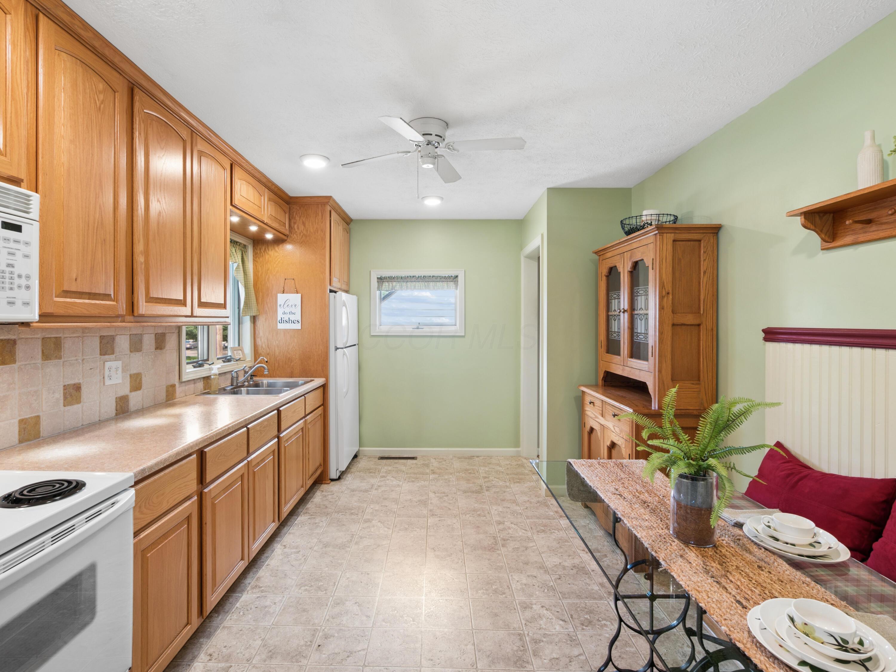 319 E Washington Avenue Property Photo 10