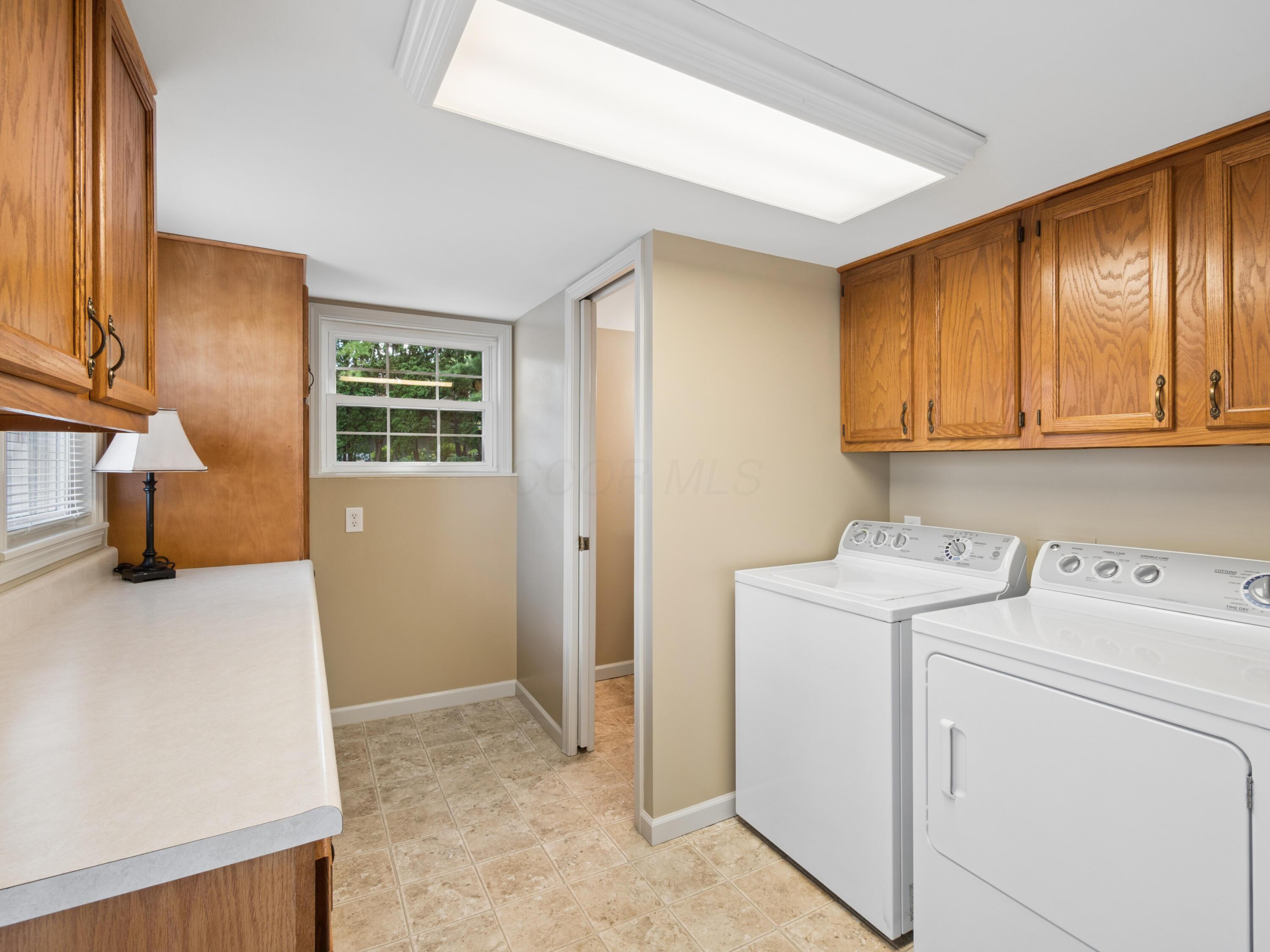 319 E Washington Avenue Property Photo 16