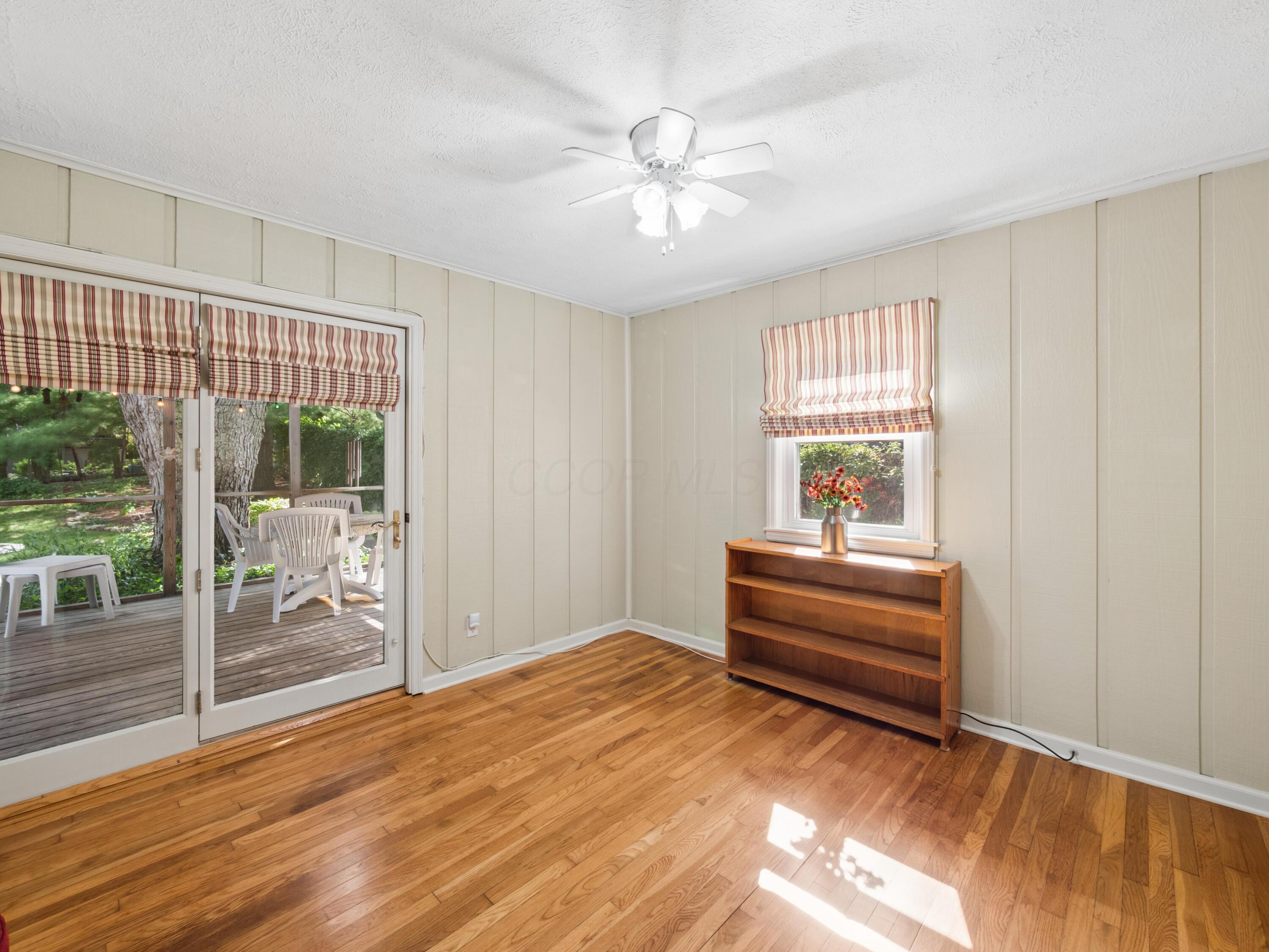 319 E Washington Avenue Property Photo 19
