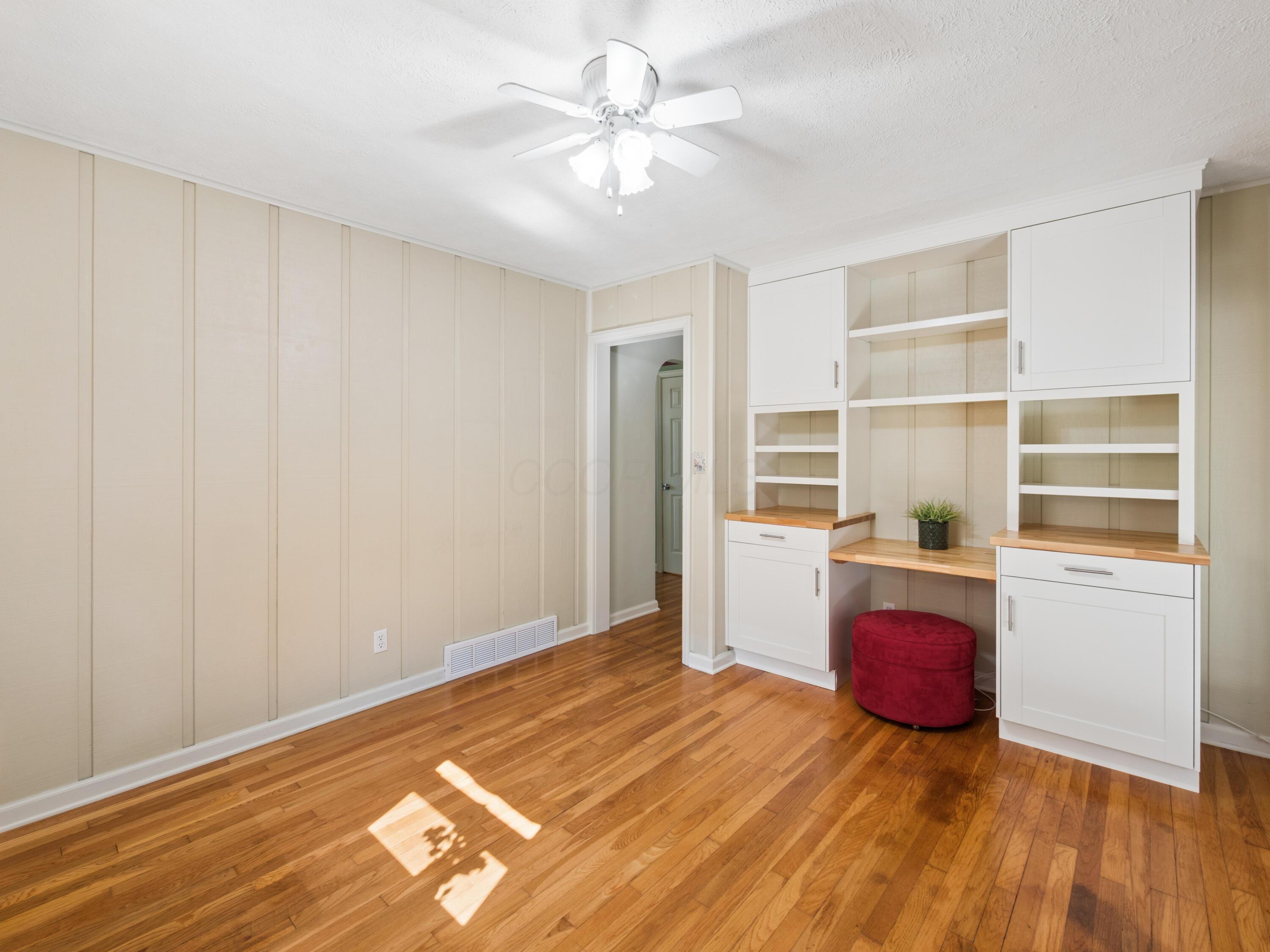 319 E Washington Avenue Property Photo 21