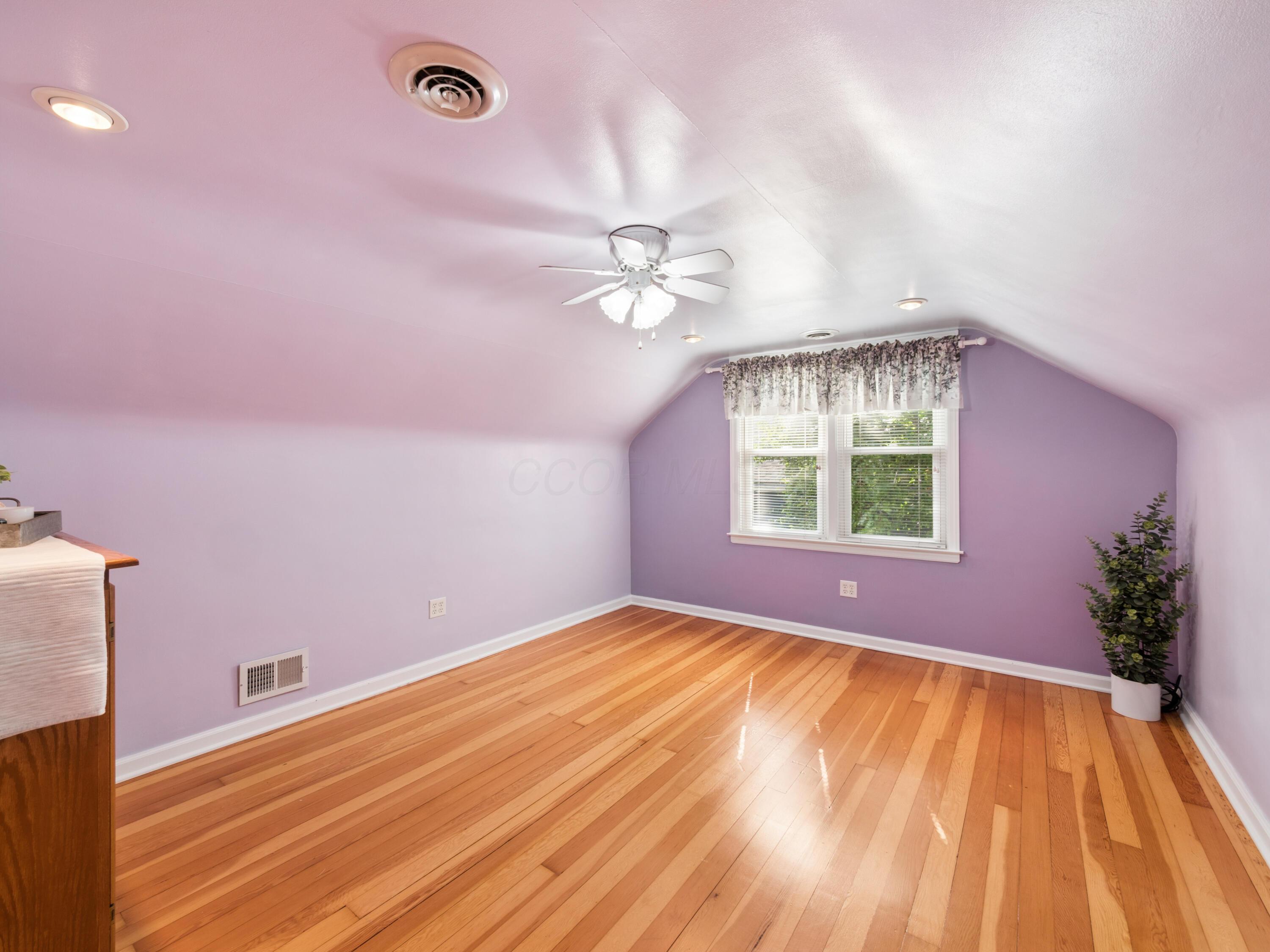 319 E Washington Avenue Property Photo 25