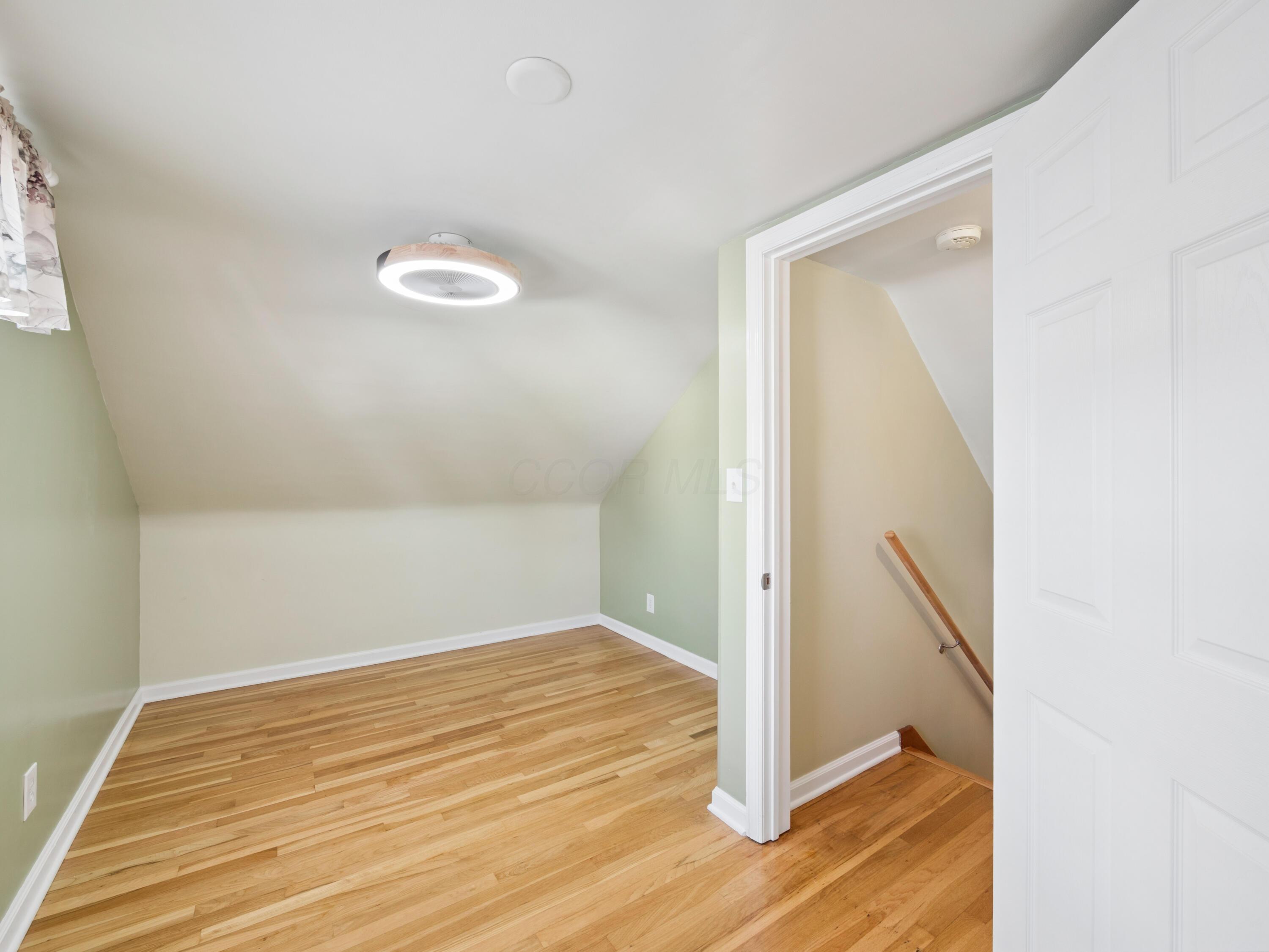319 E Washington Avenue Property Photo 27