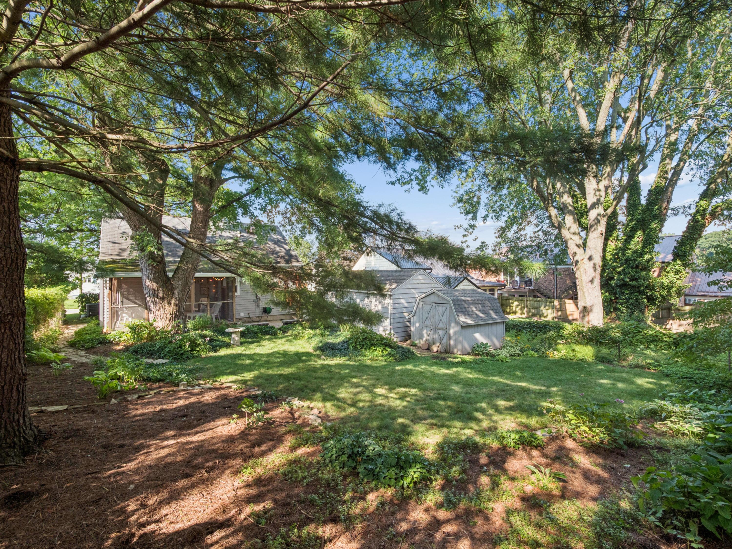 319 E Washington Avenue Property Photo 35