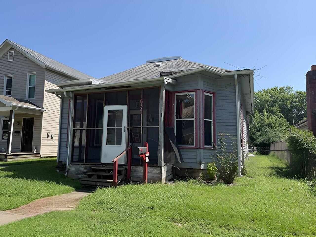 652 Moxahala Avenue Property Photo 1